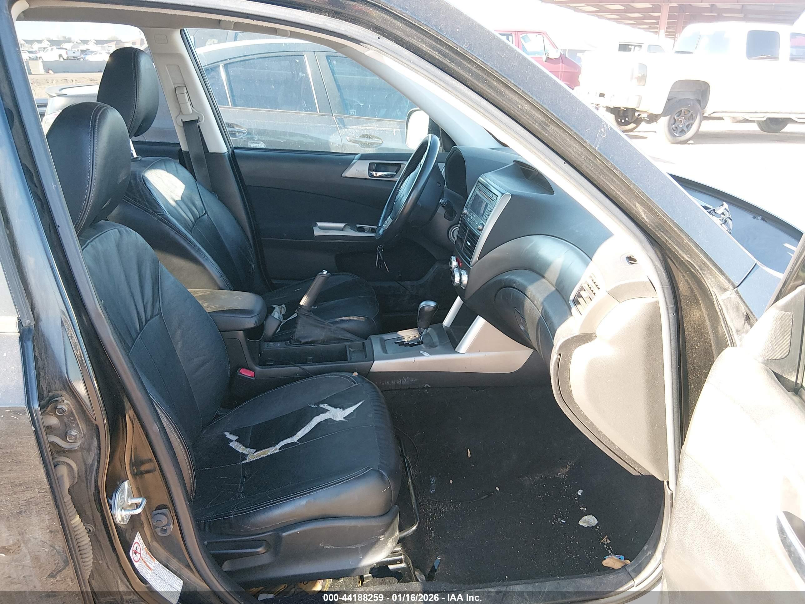 SUBARU FORESTER image 5