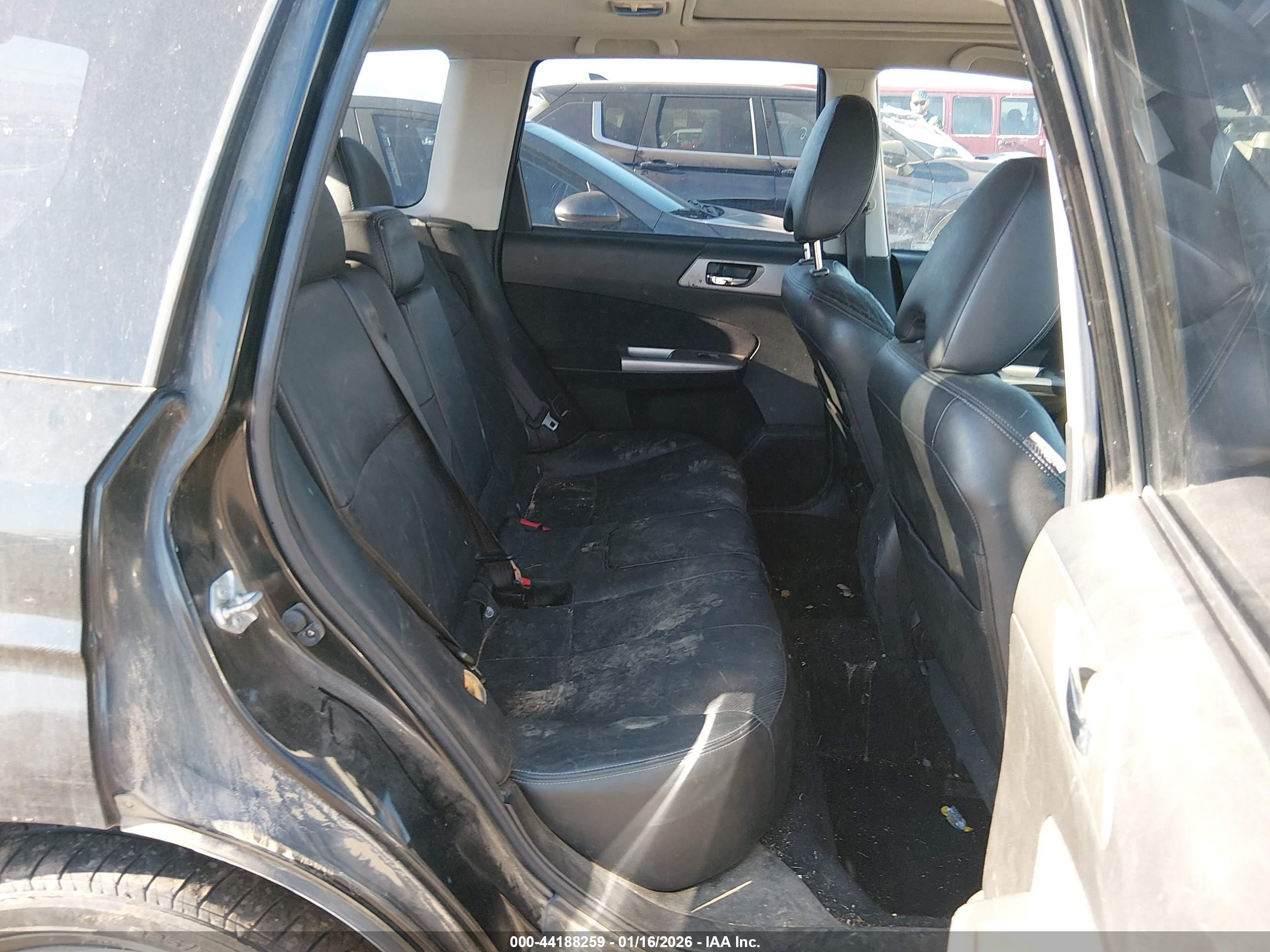 SUBARU FORESTER image 8