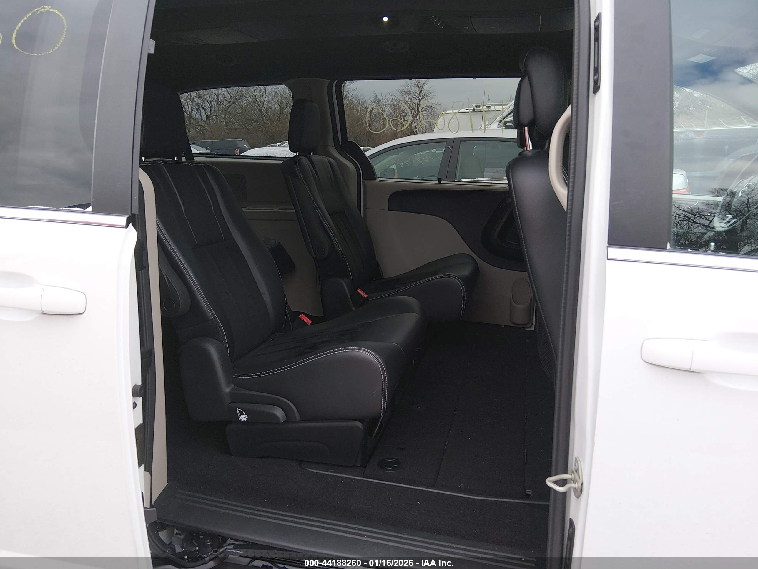 DODGE GRAND image 8