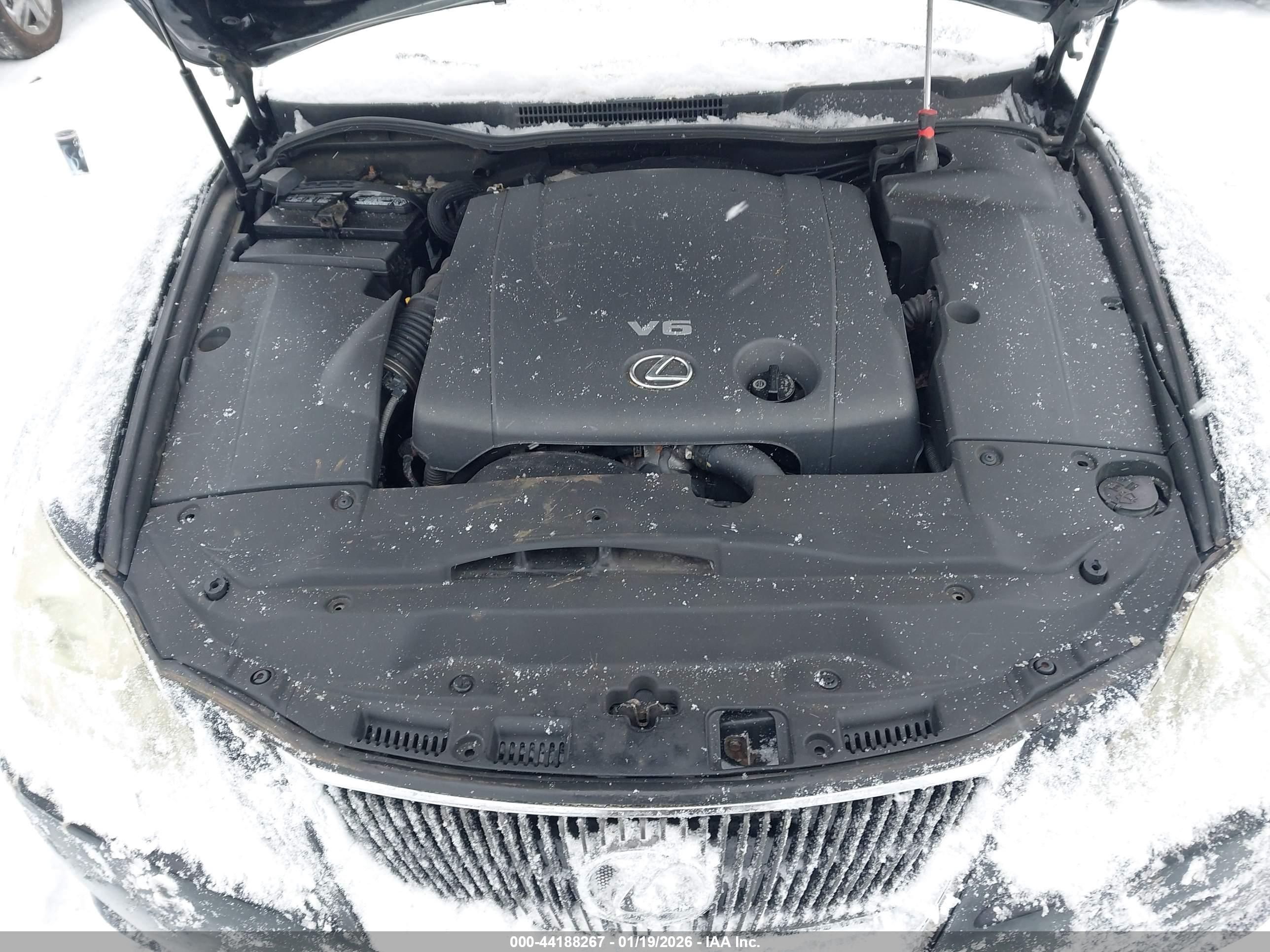 LEXUS IS image 10