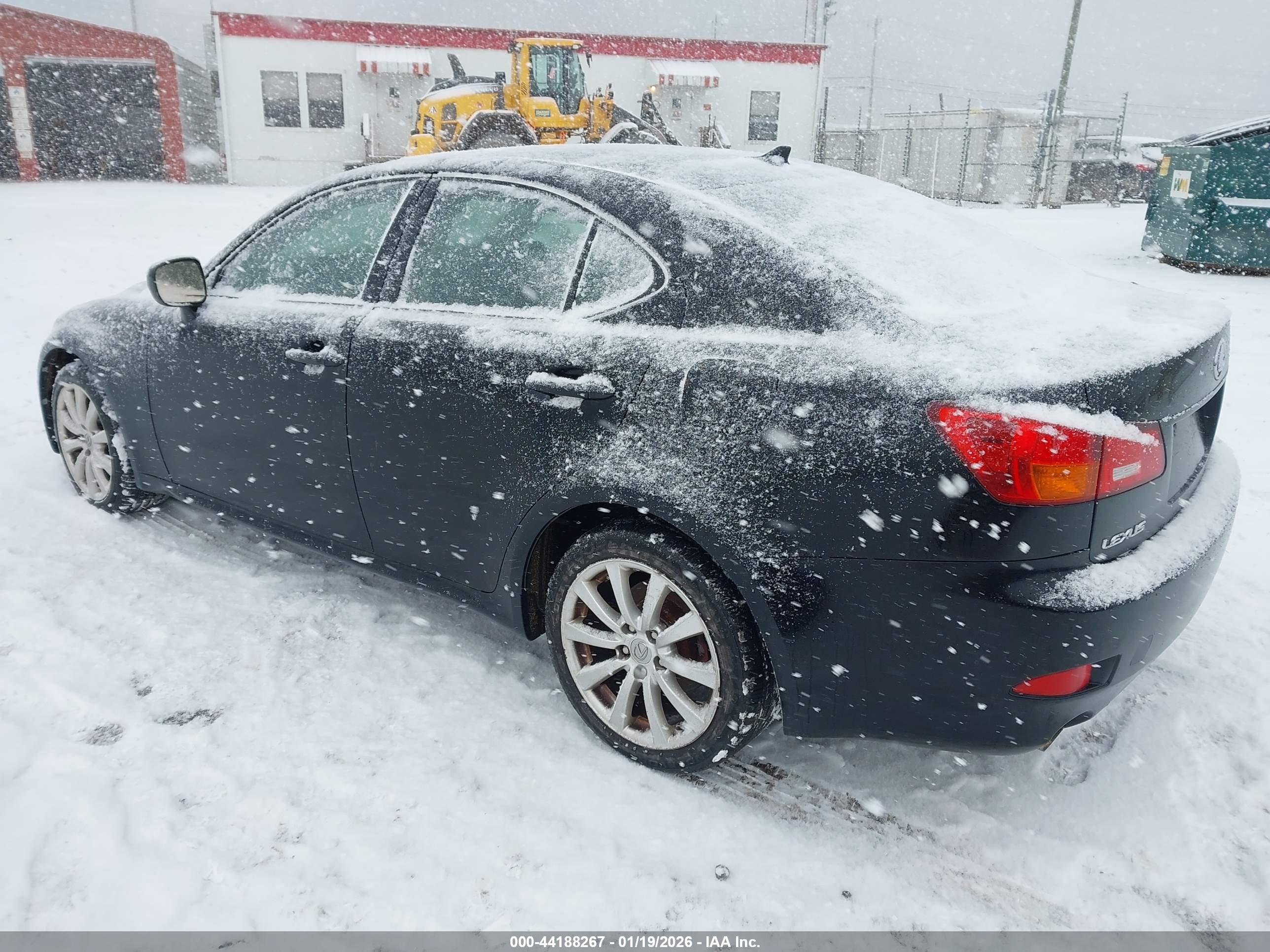 LEXUS IS image 3