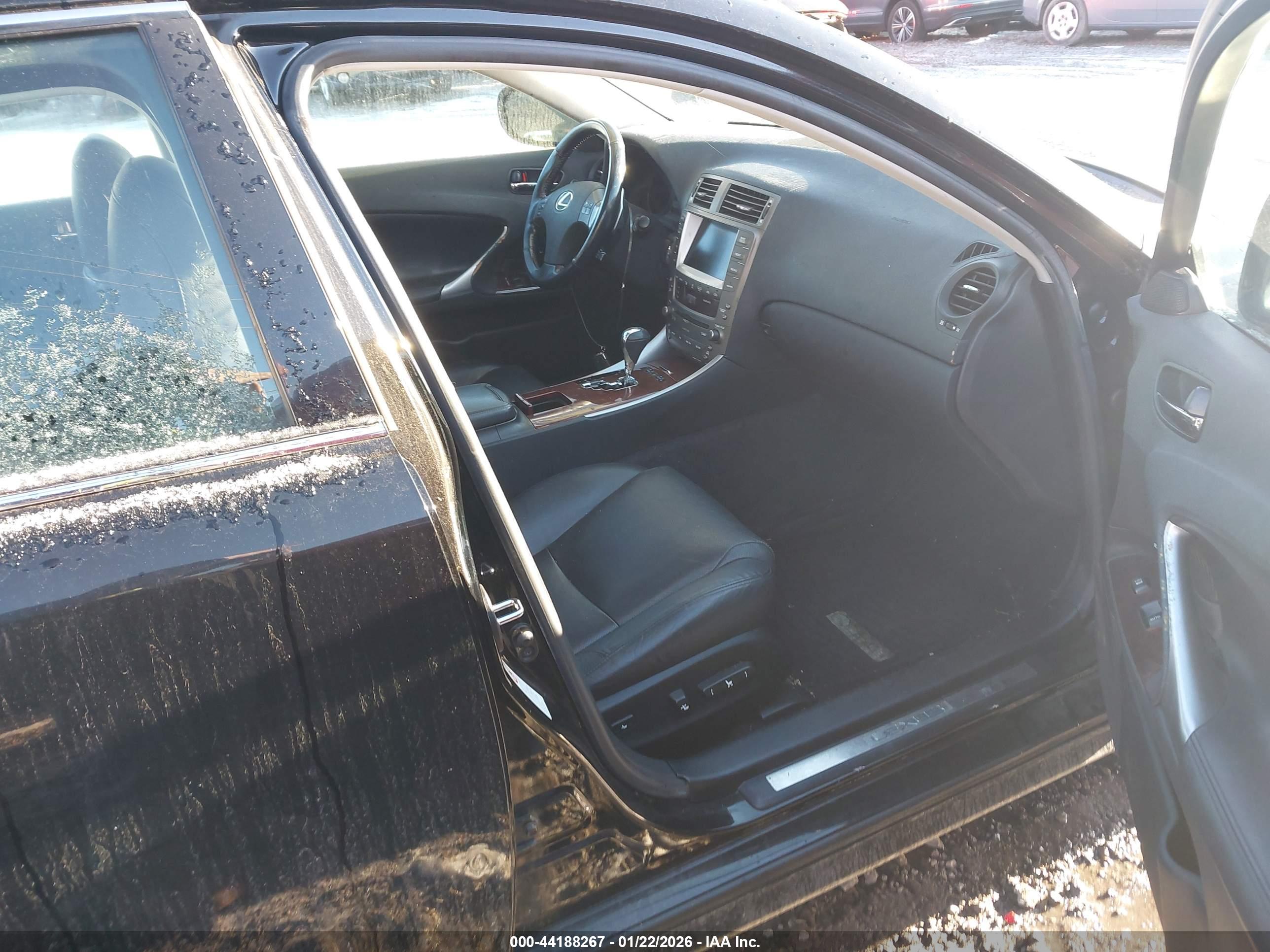 LEXUS IS image 5