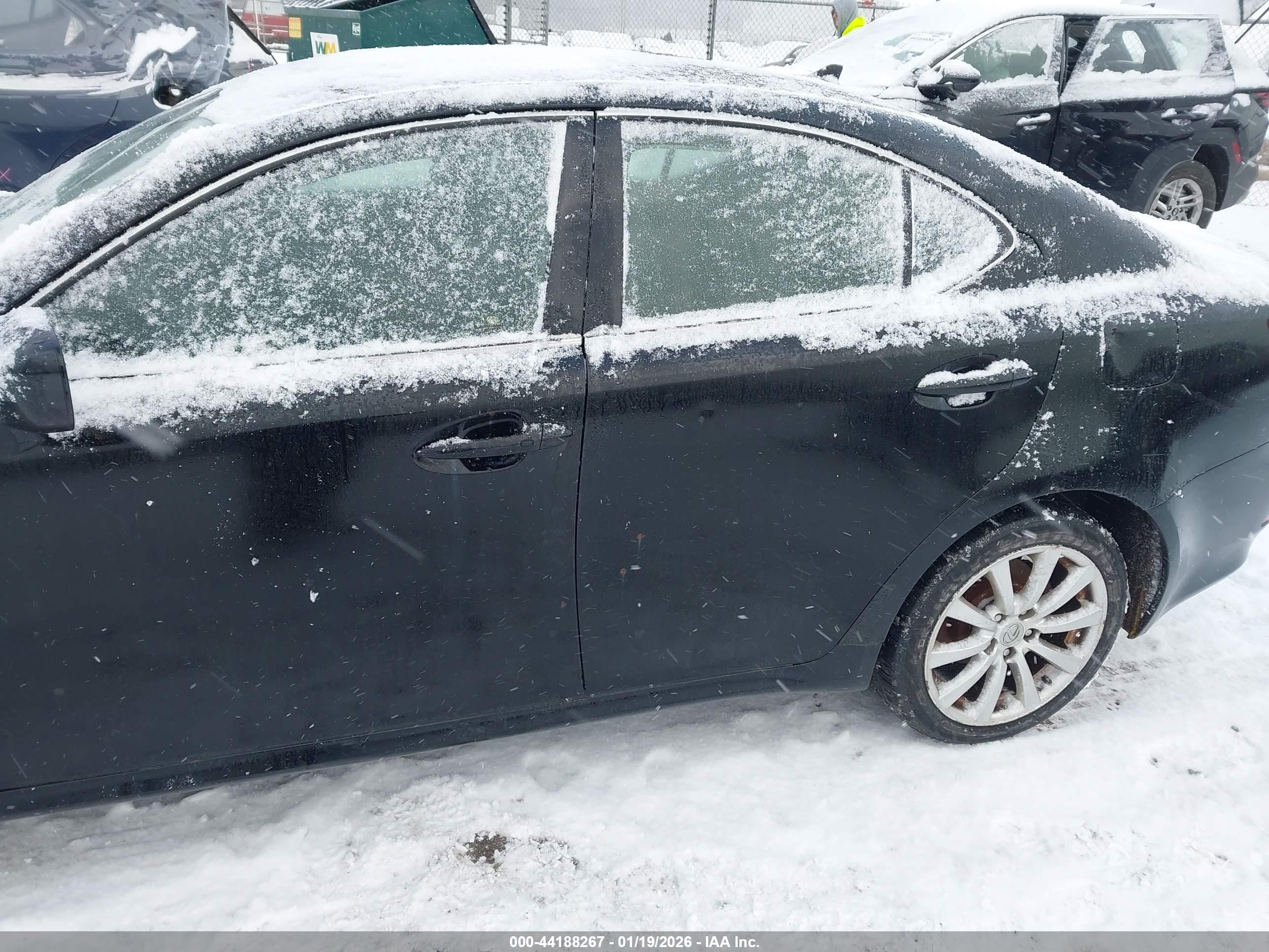 LEXUS IS image 6