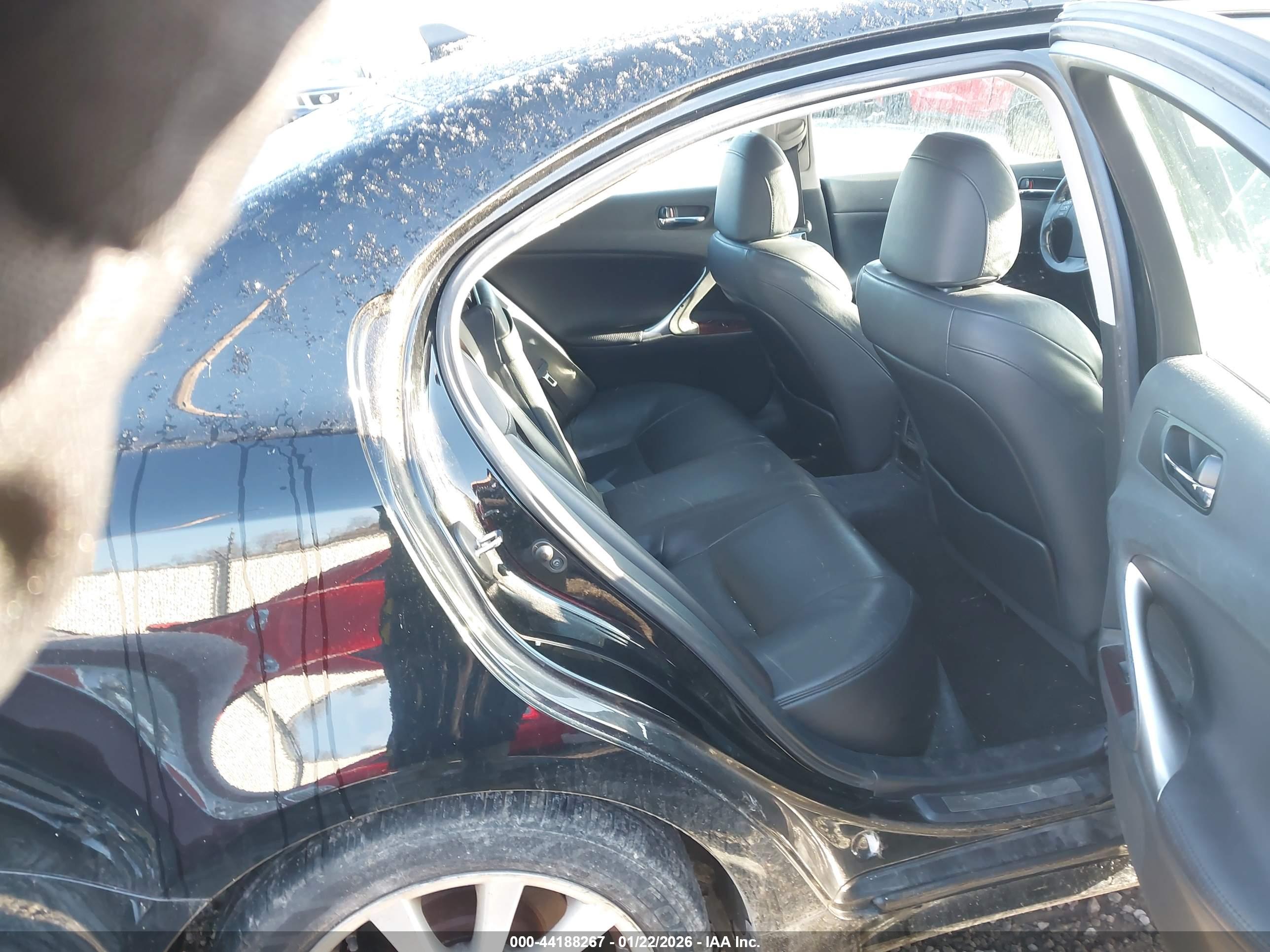 LEXUS IS image 8