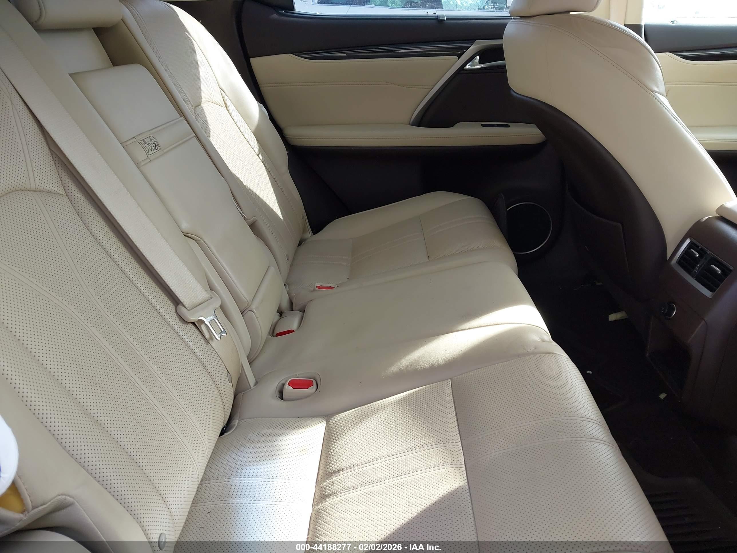 LEXUS RX image 8