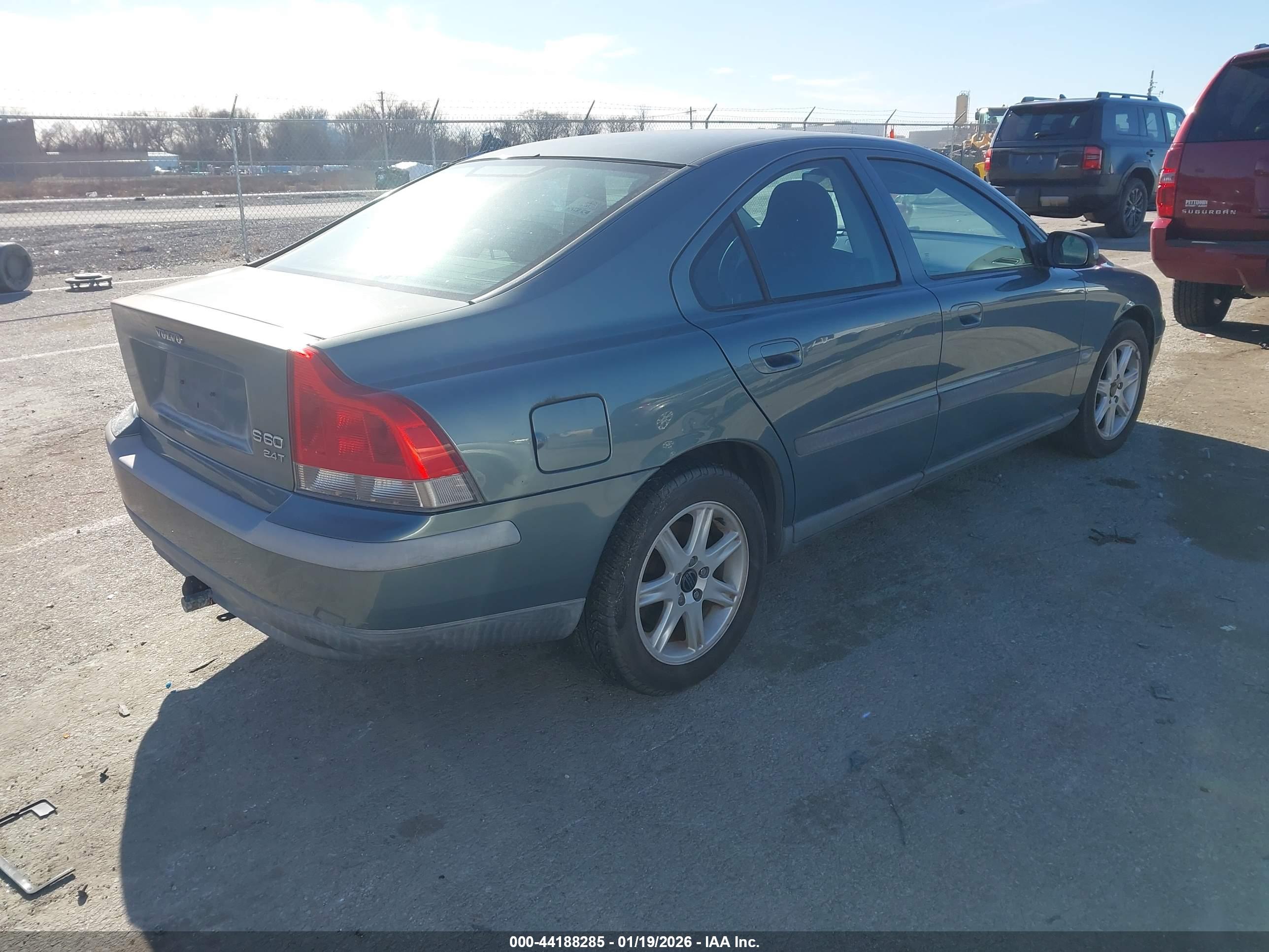 VOLVO S60 image 4