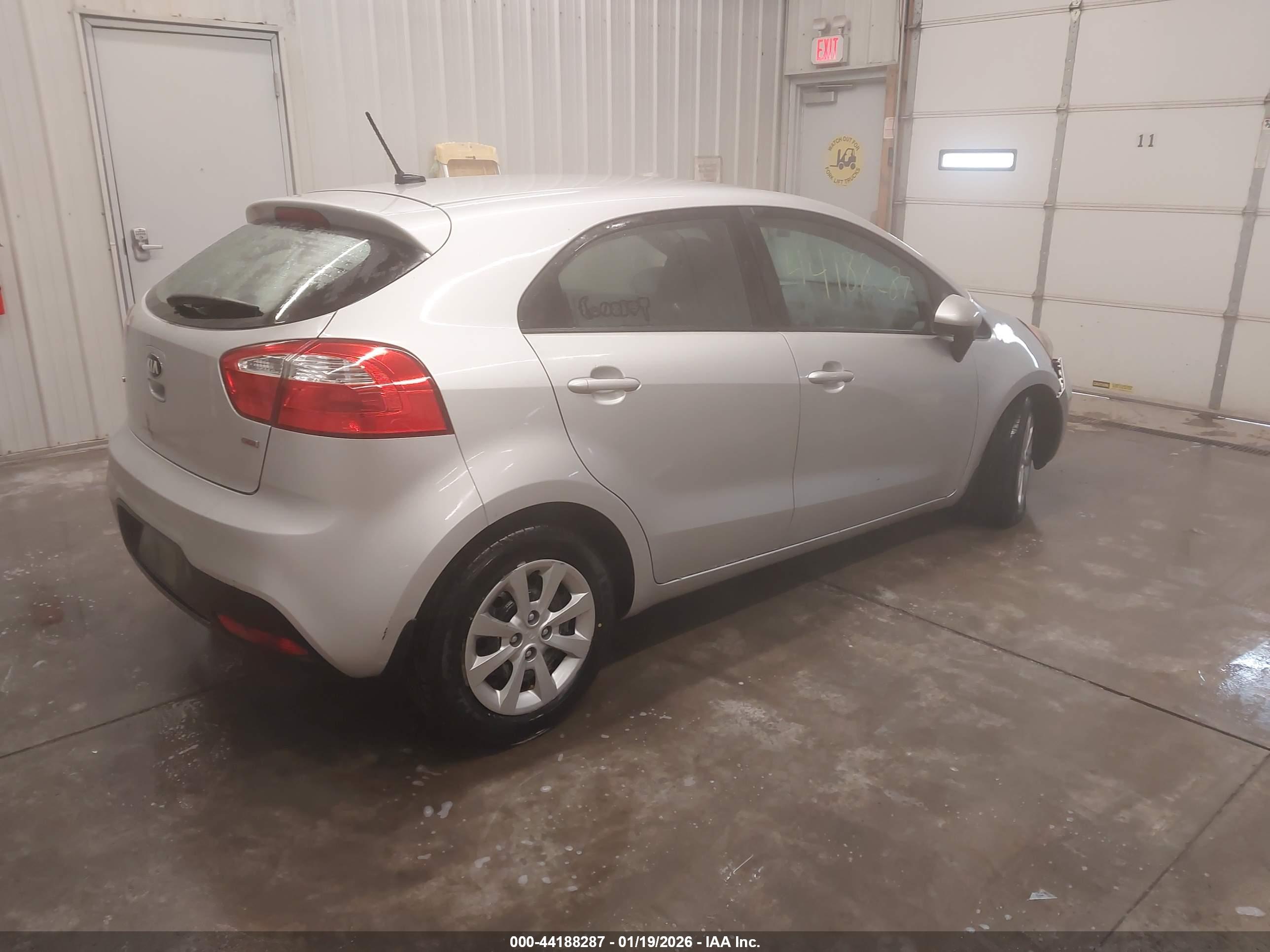 KIA RIO image 4
