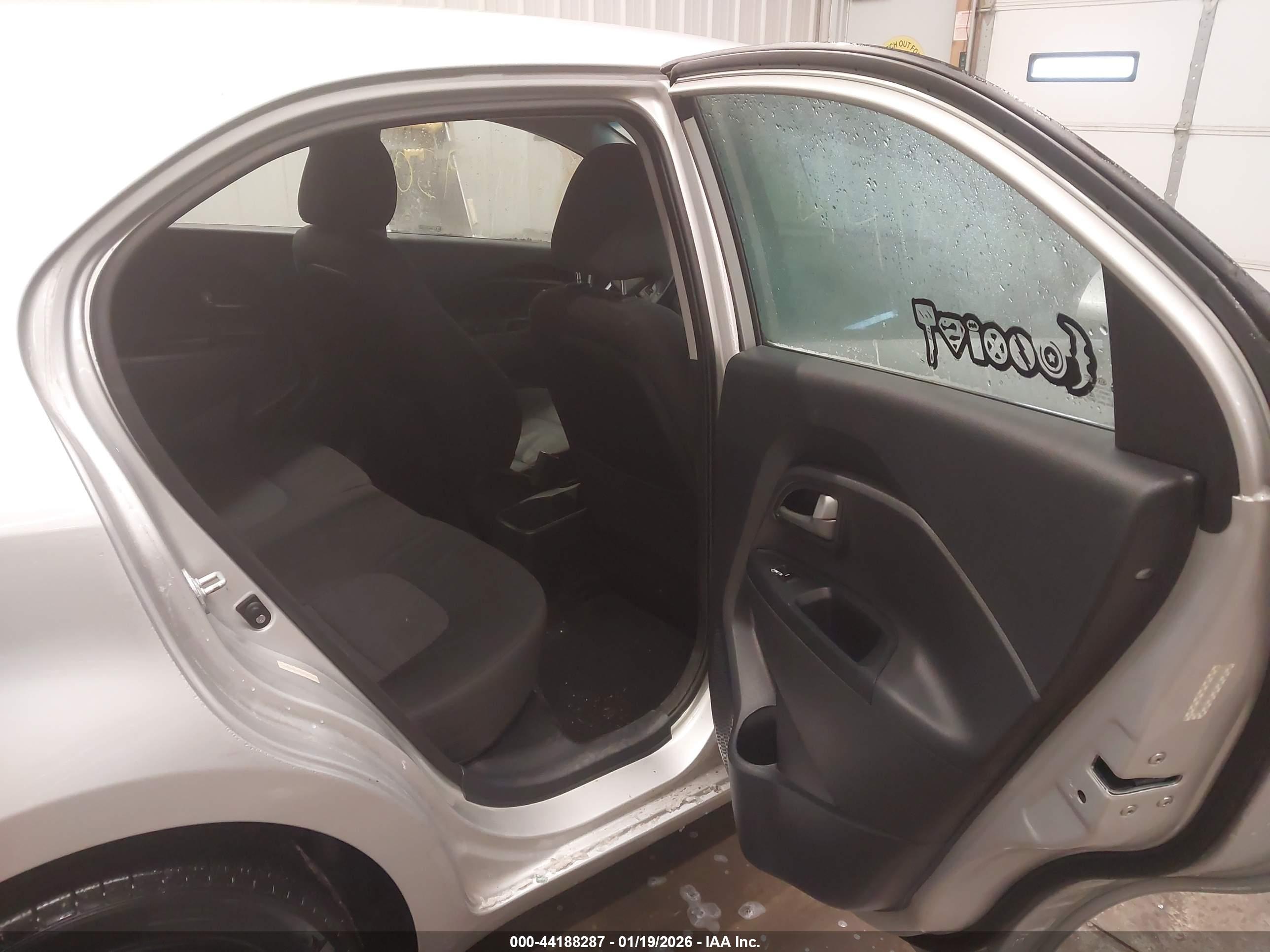 KIA RIO image 8