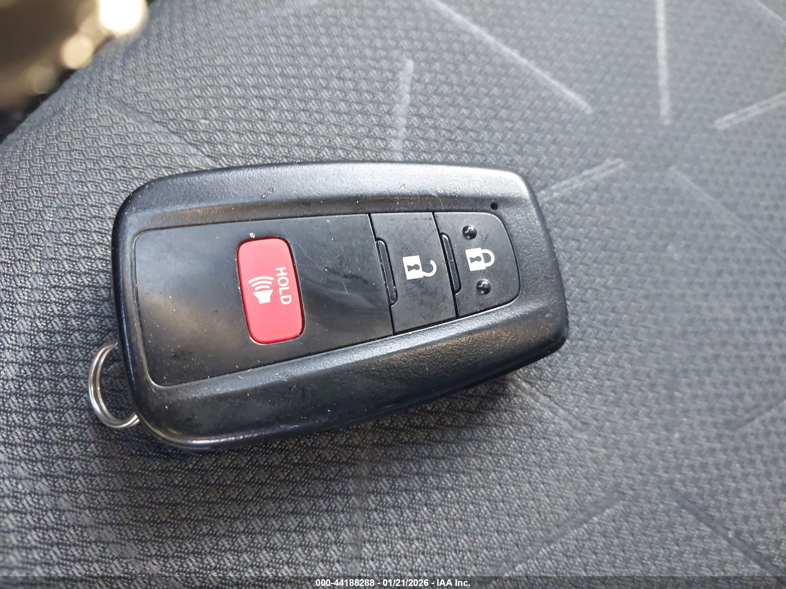 TOYOTA RAV4 image 11