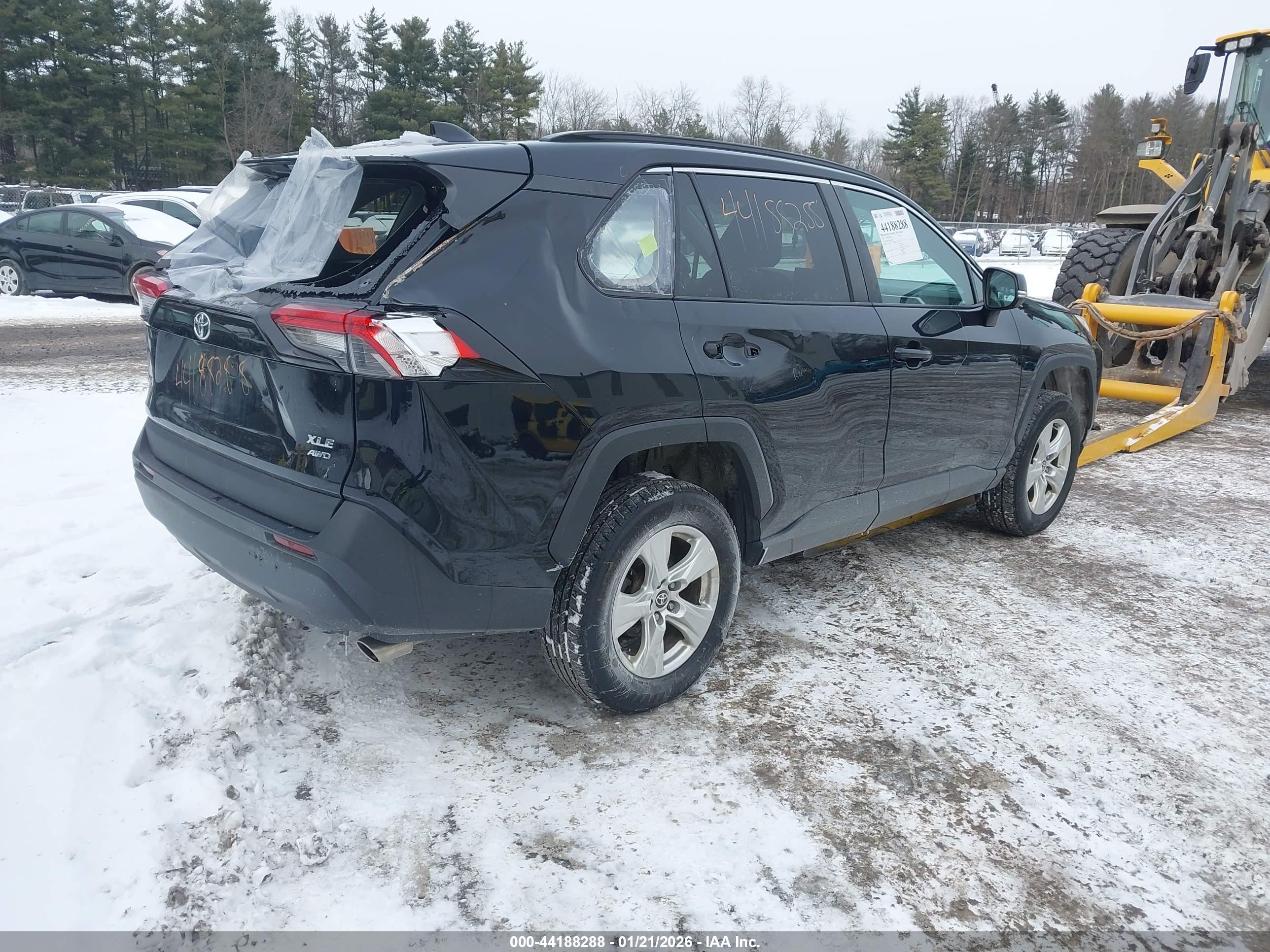 TOYOTA RAV4 image 4