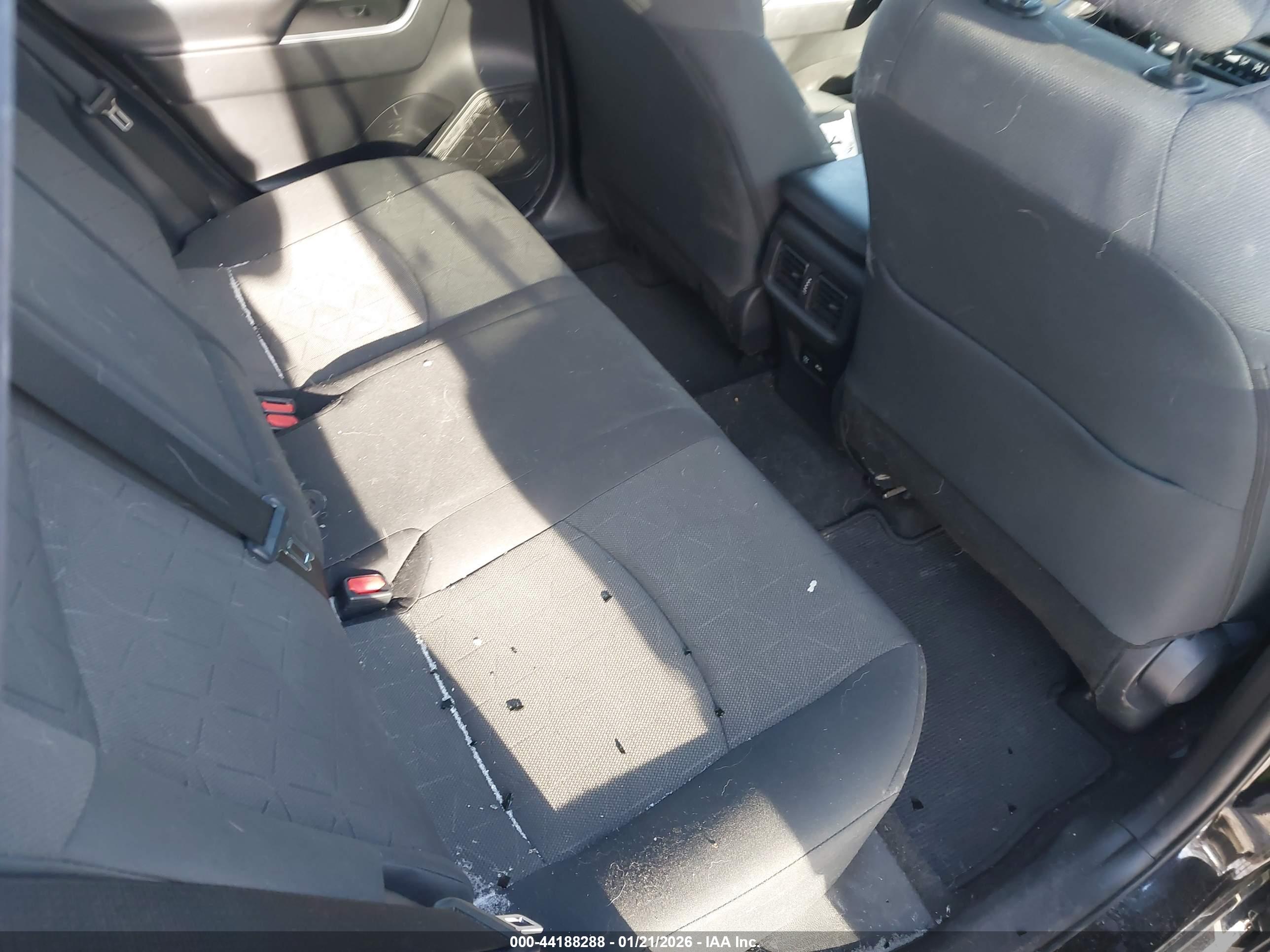 TOYOTA RAV4 image 8