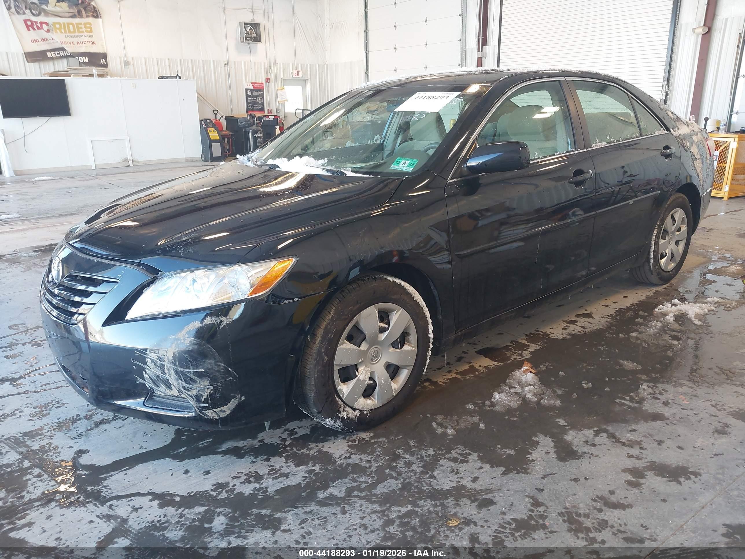 TOYOTA CAMRY image 2