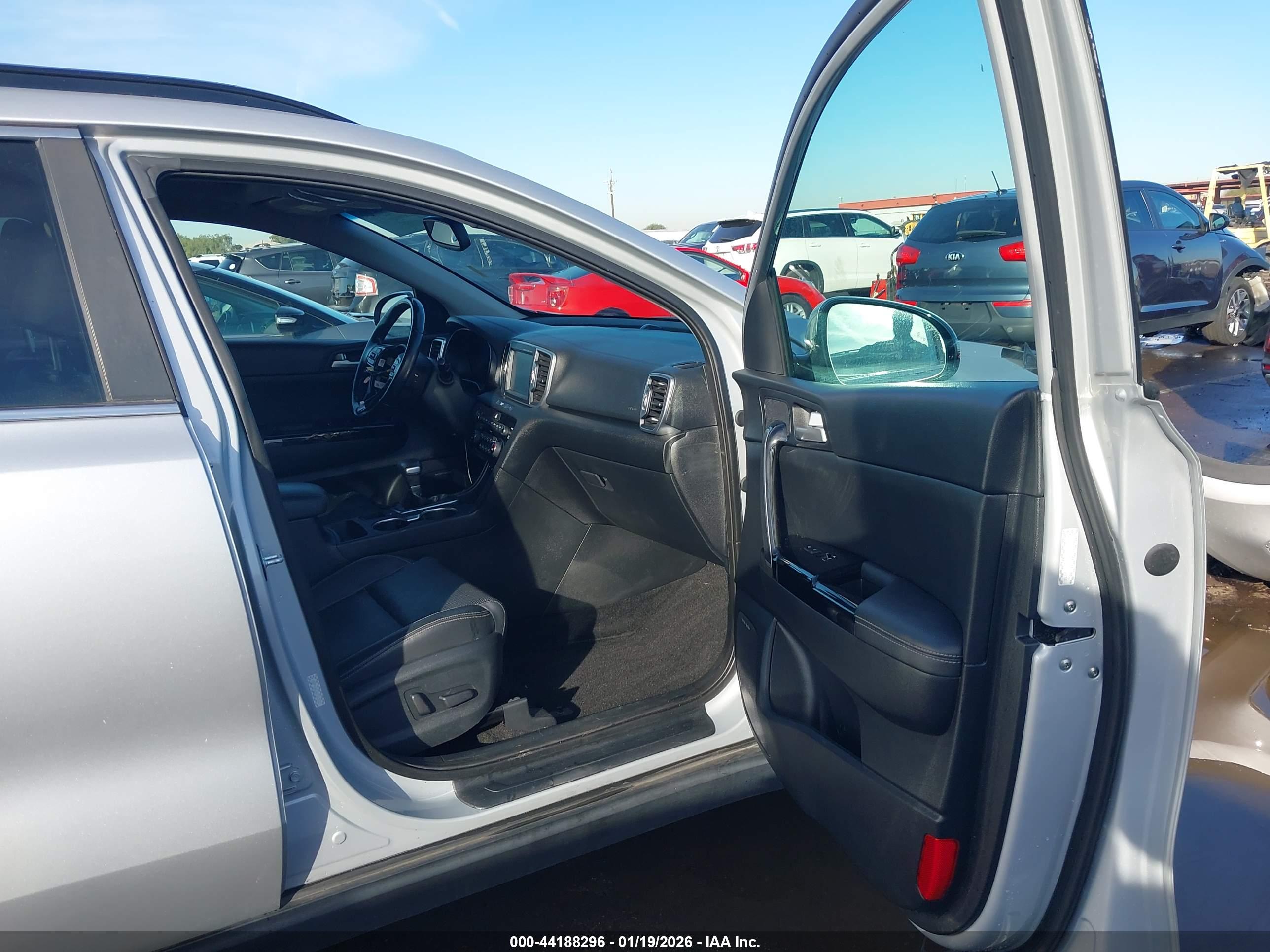 KIA SPORTAGE image 5