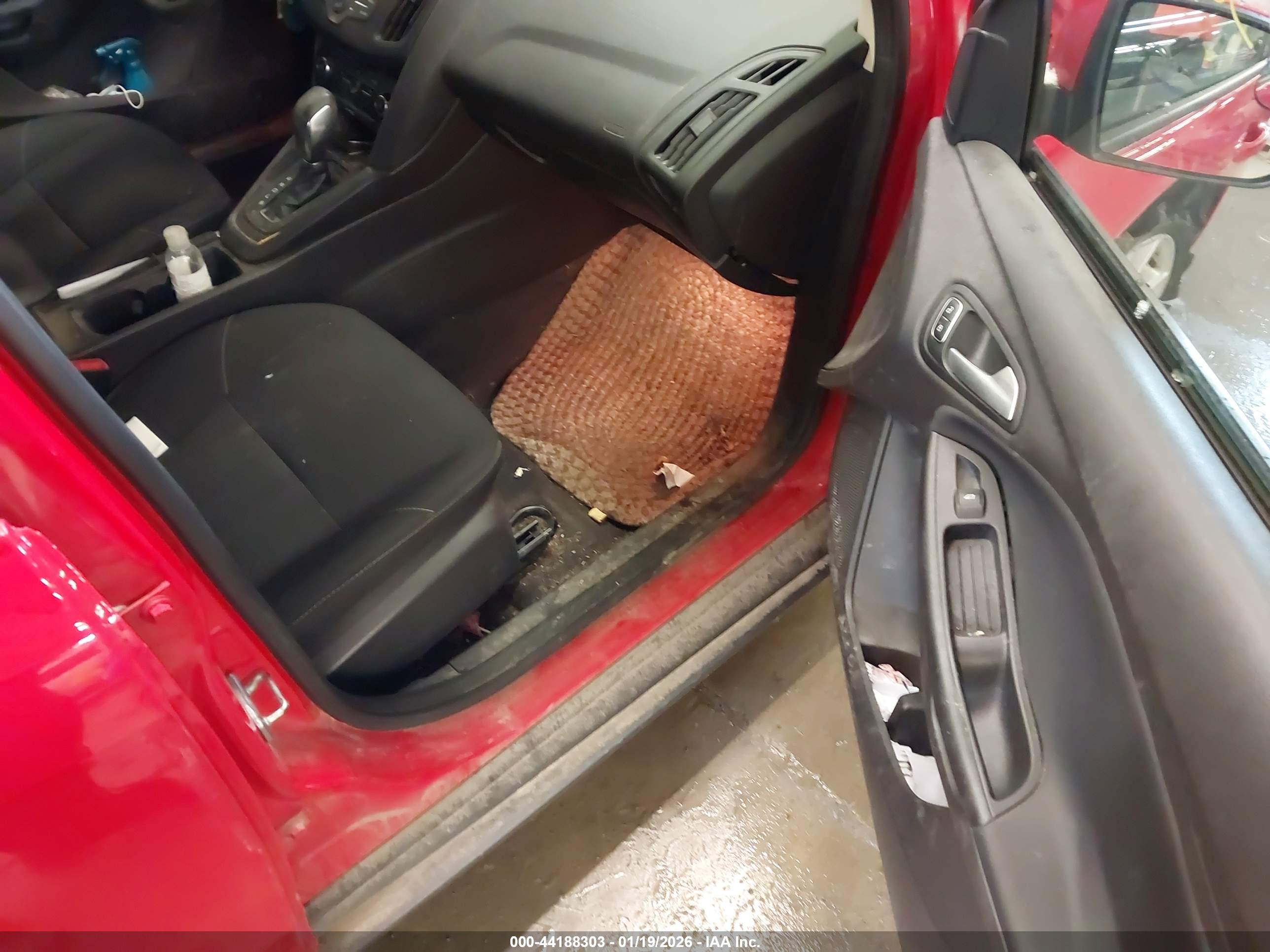 FORD FOCUS image 5