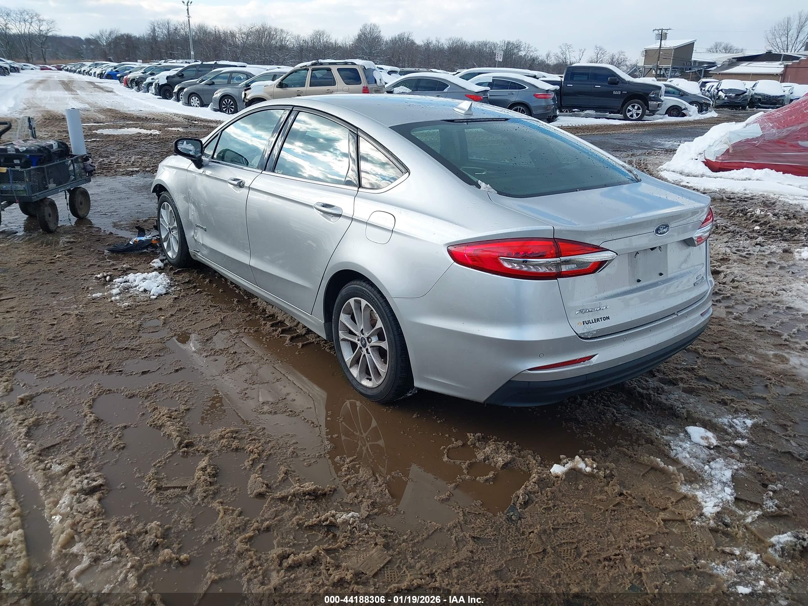 FORD FUSION image 3