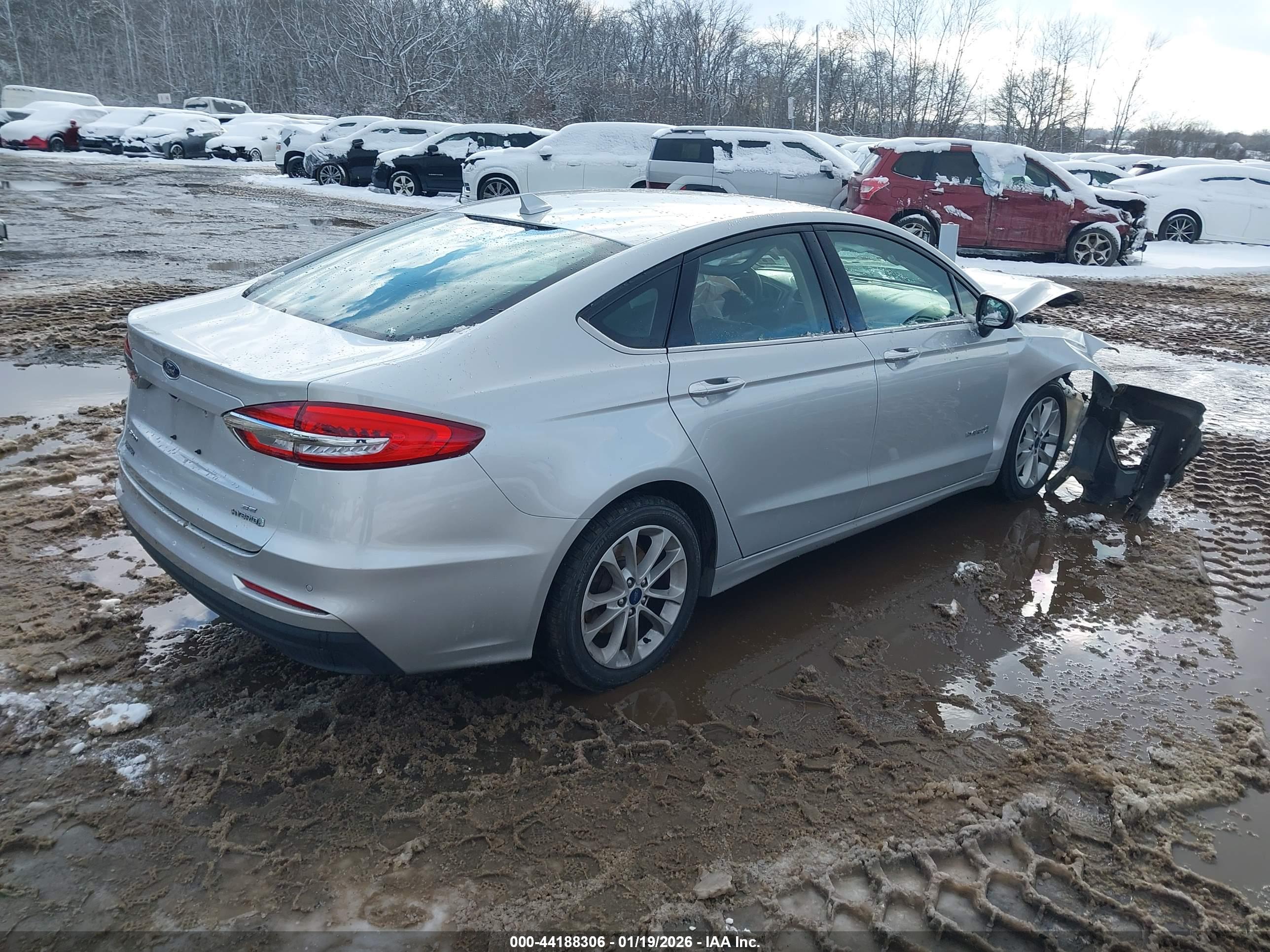 FORD FUSION image 4