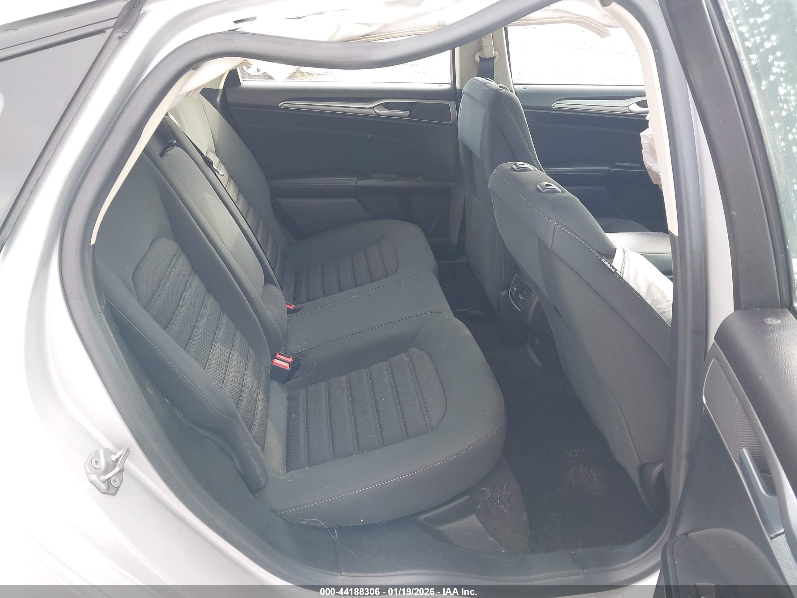 FORD FUSION image 8