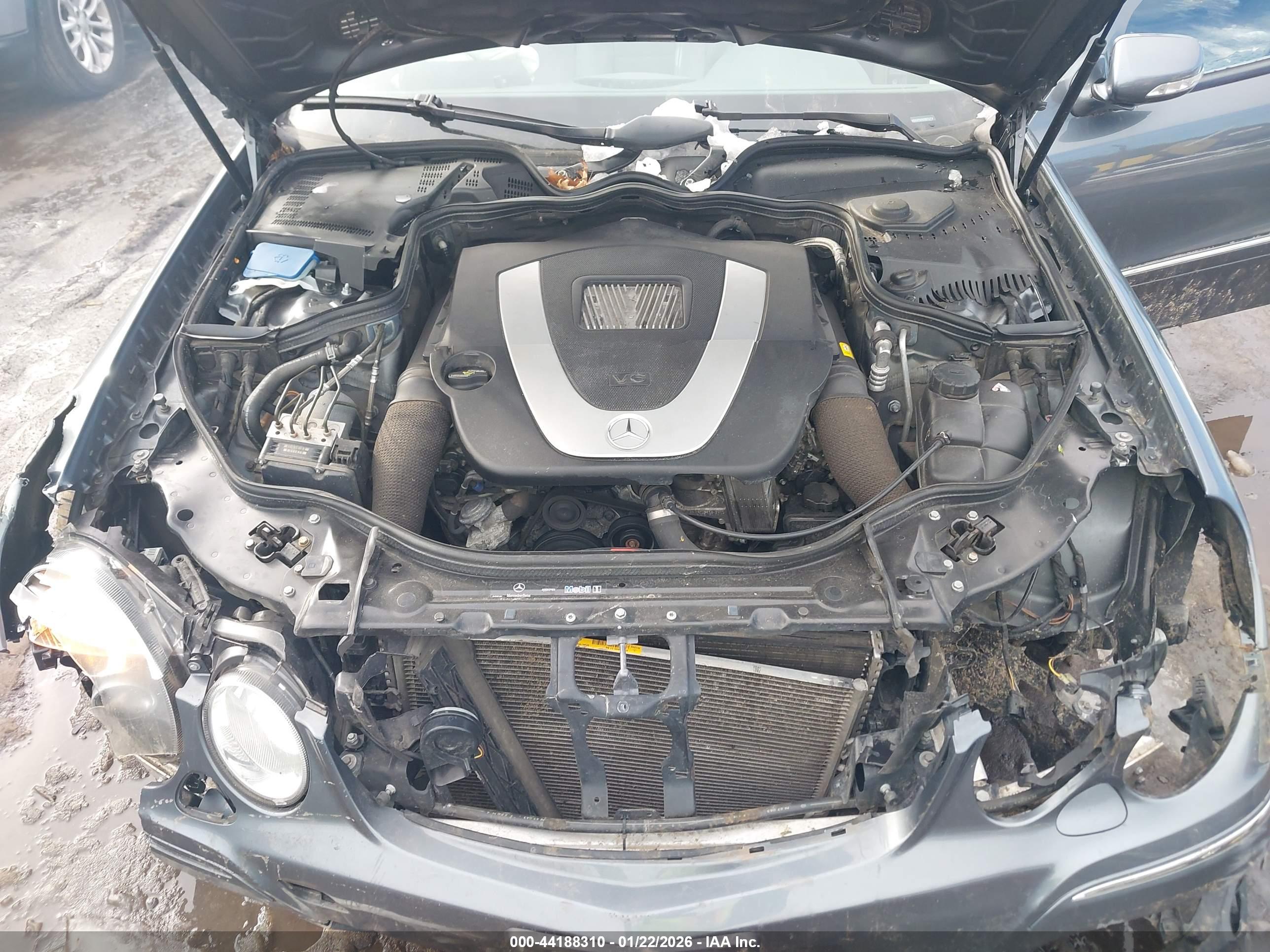 MERCEDES-BENZ E image 10