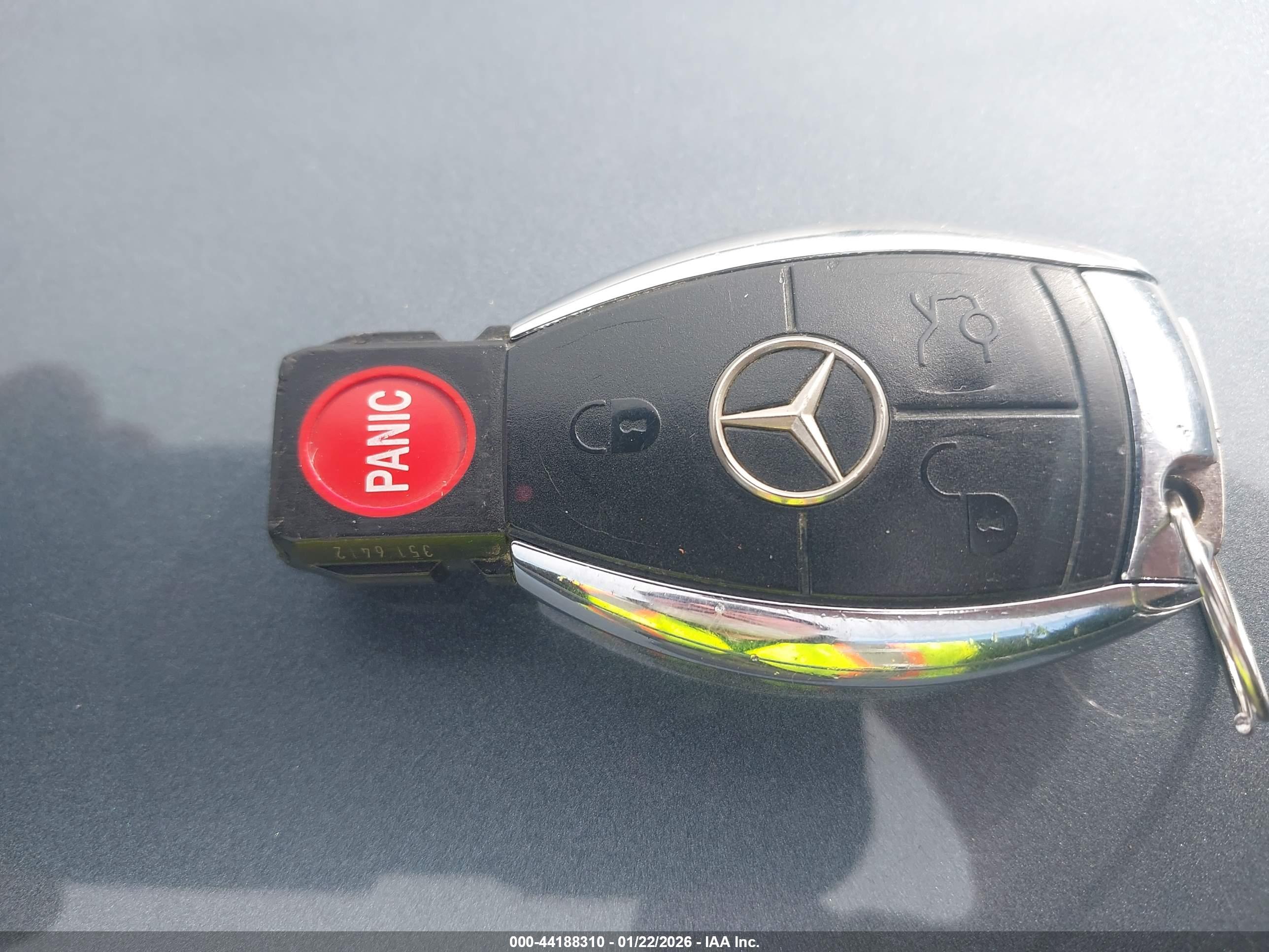 MERCEDES-BENZ E image 11