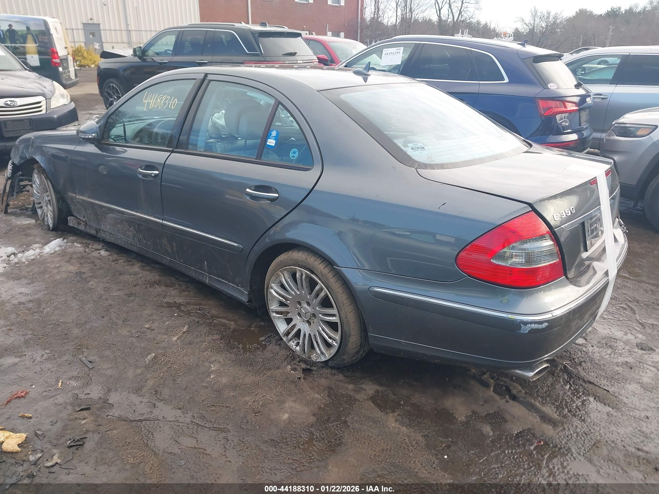MERCEDES-BENZ E image 3