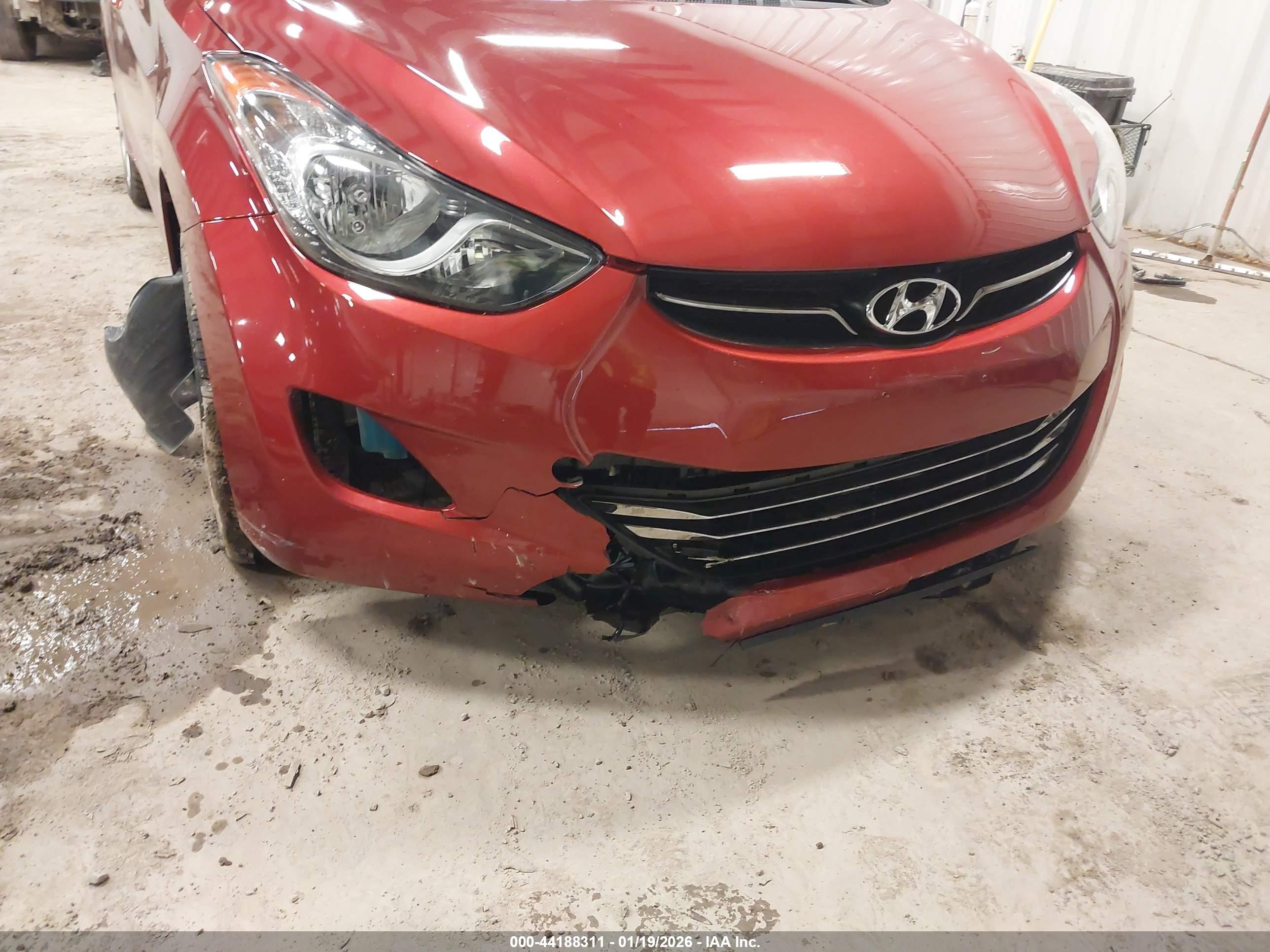 HYUNDAI ELANTRA image 6