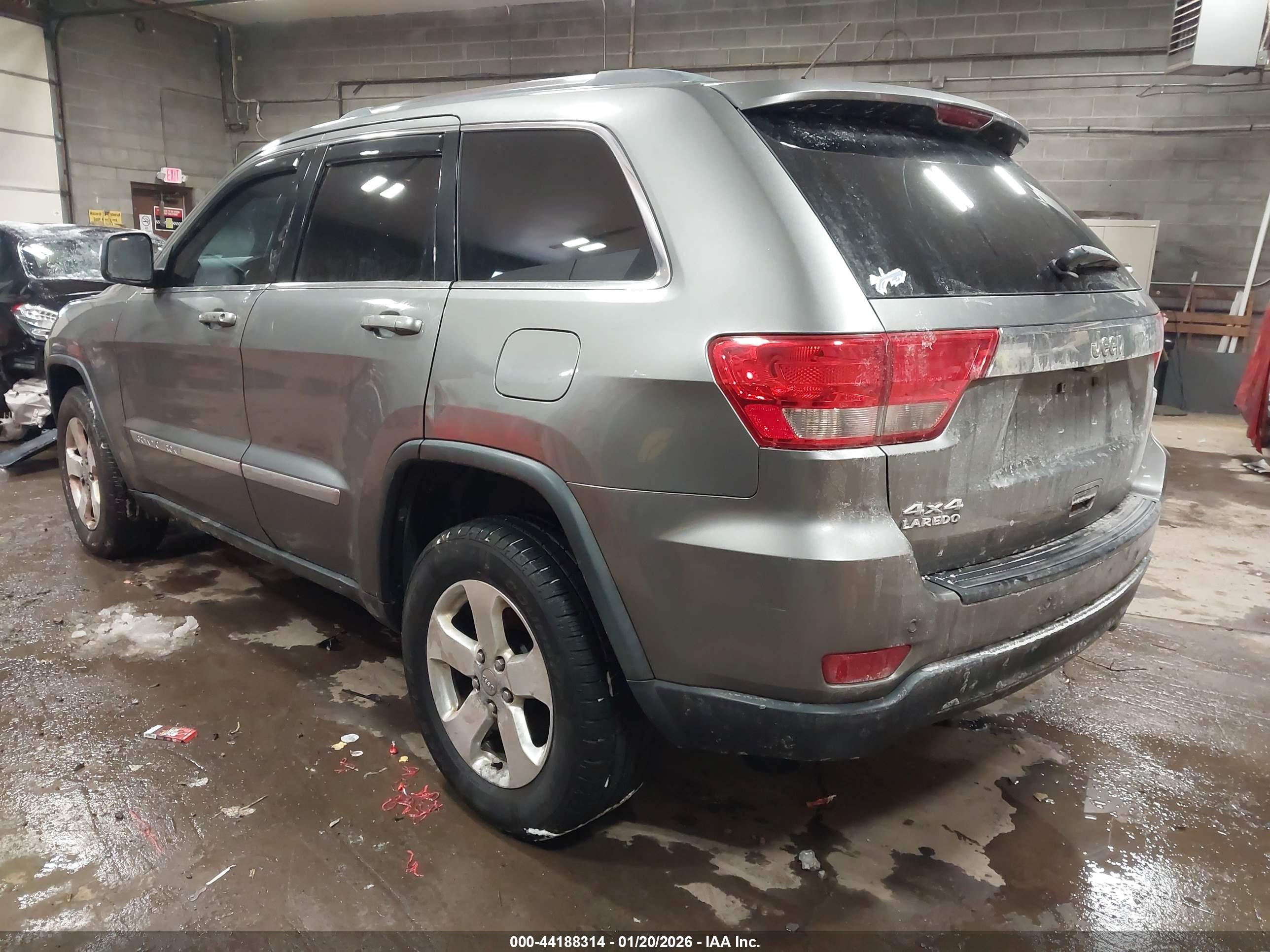 JEEP GRAND image 3
