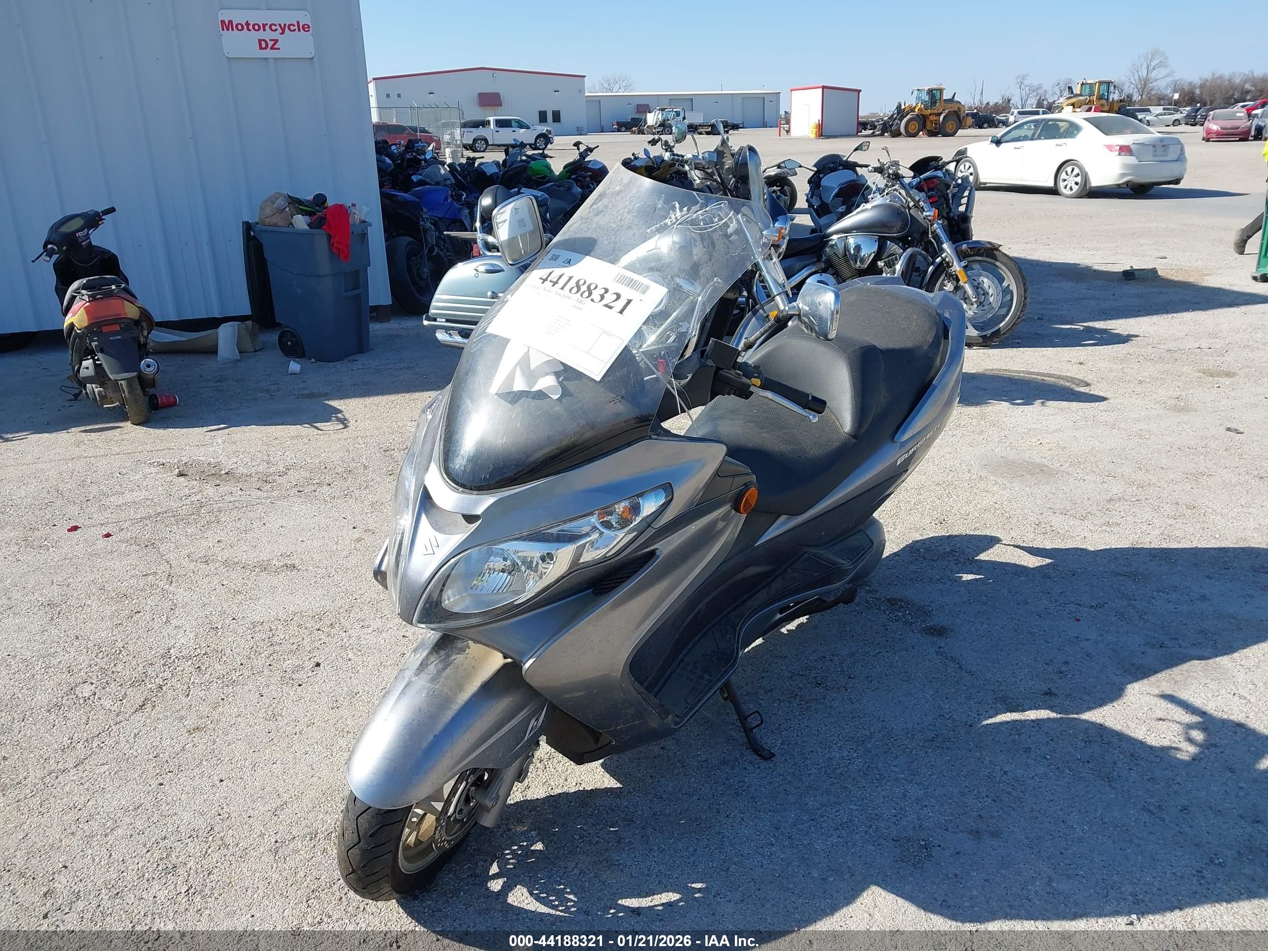 SUZUKI AN400 image 2