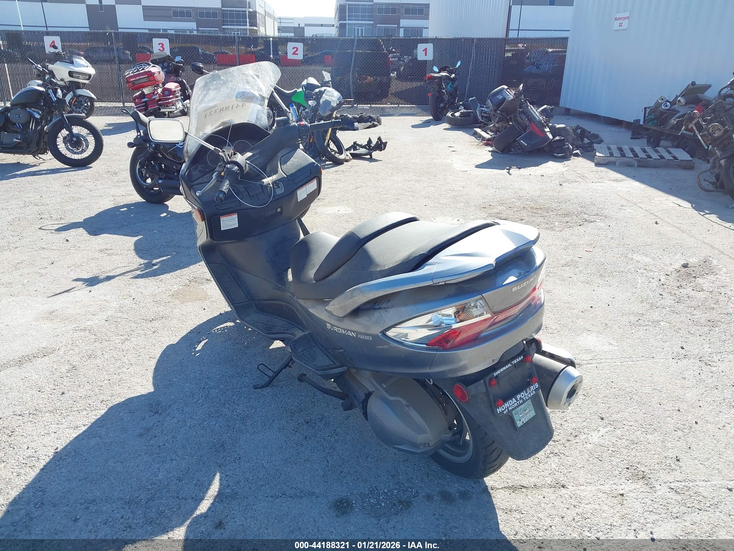 SUZUKI AN400 image 3