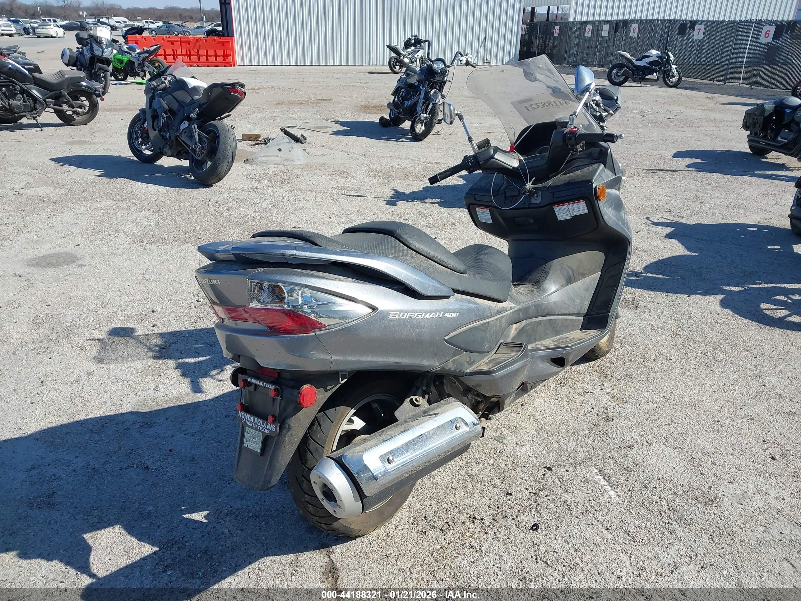 SUZUKI AN400 image 4