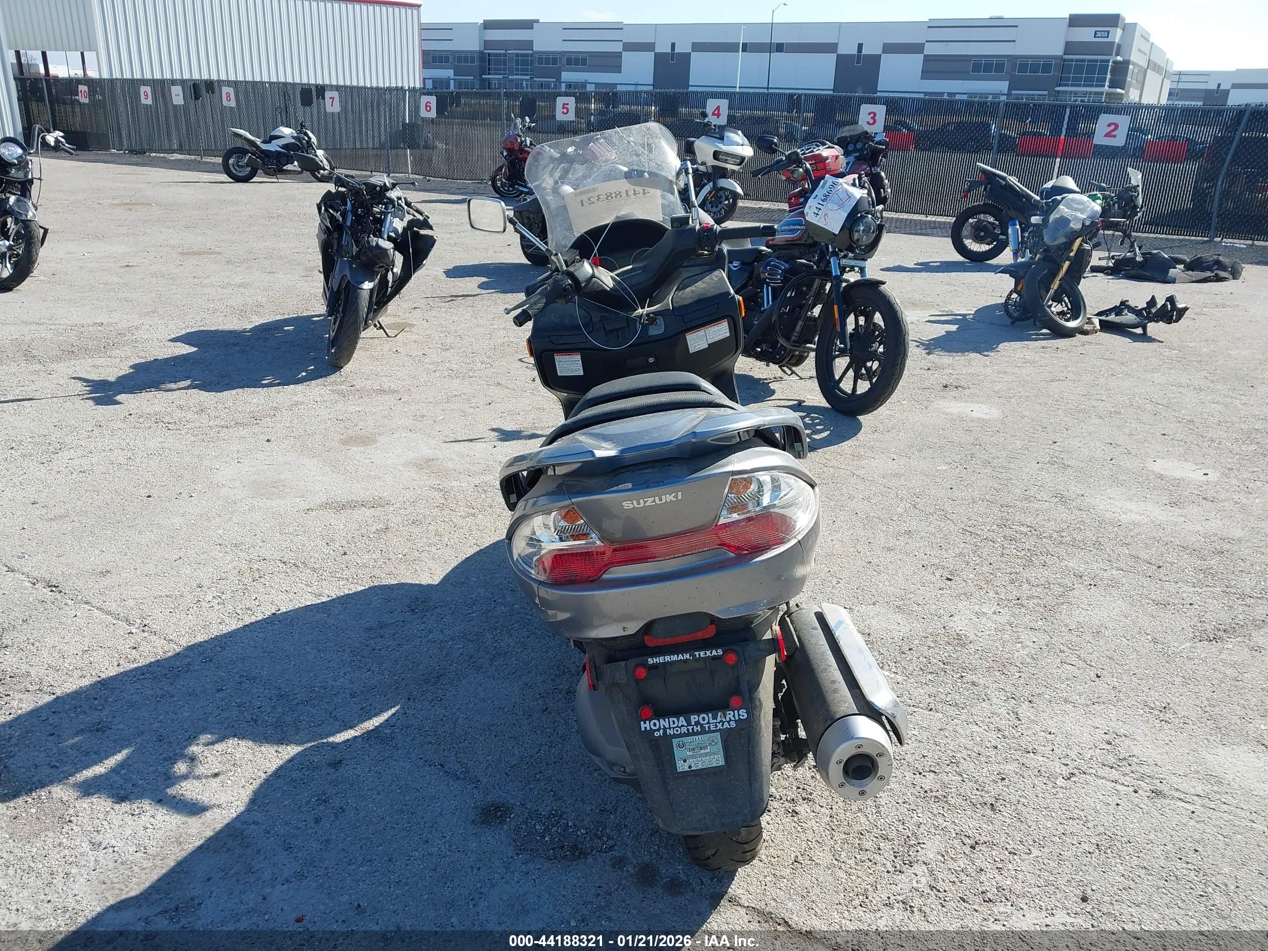 SUZUKI AN400 image 6