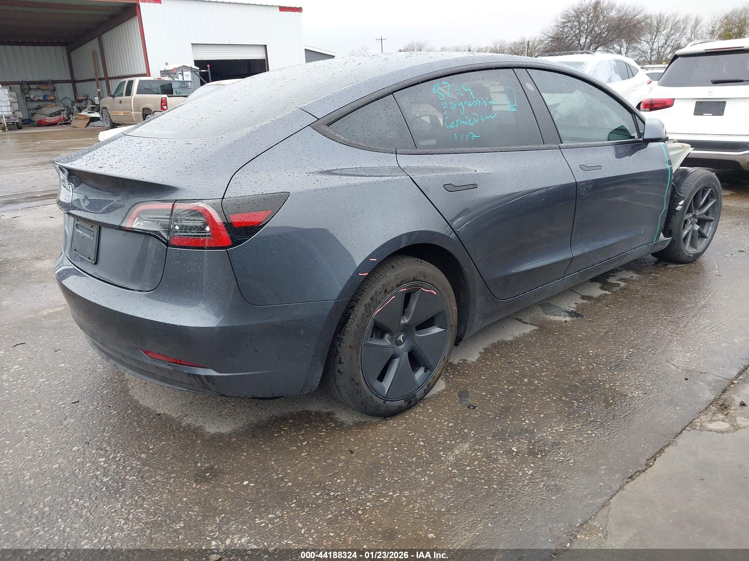 TESLA MODEL image 4