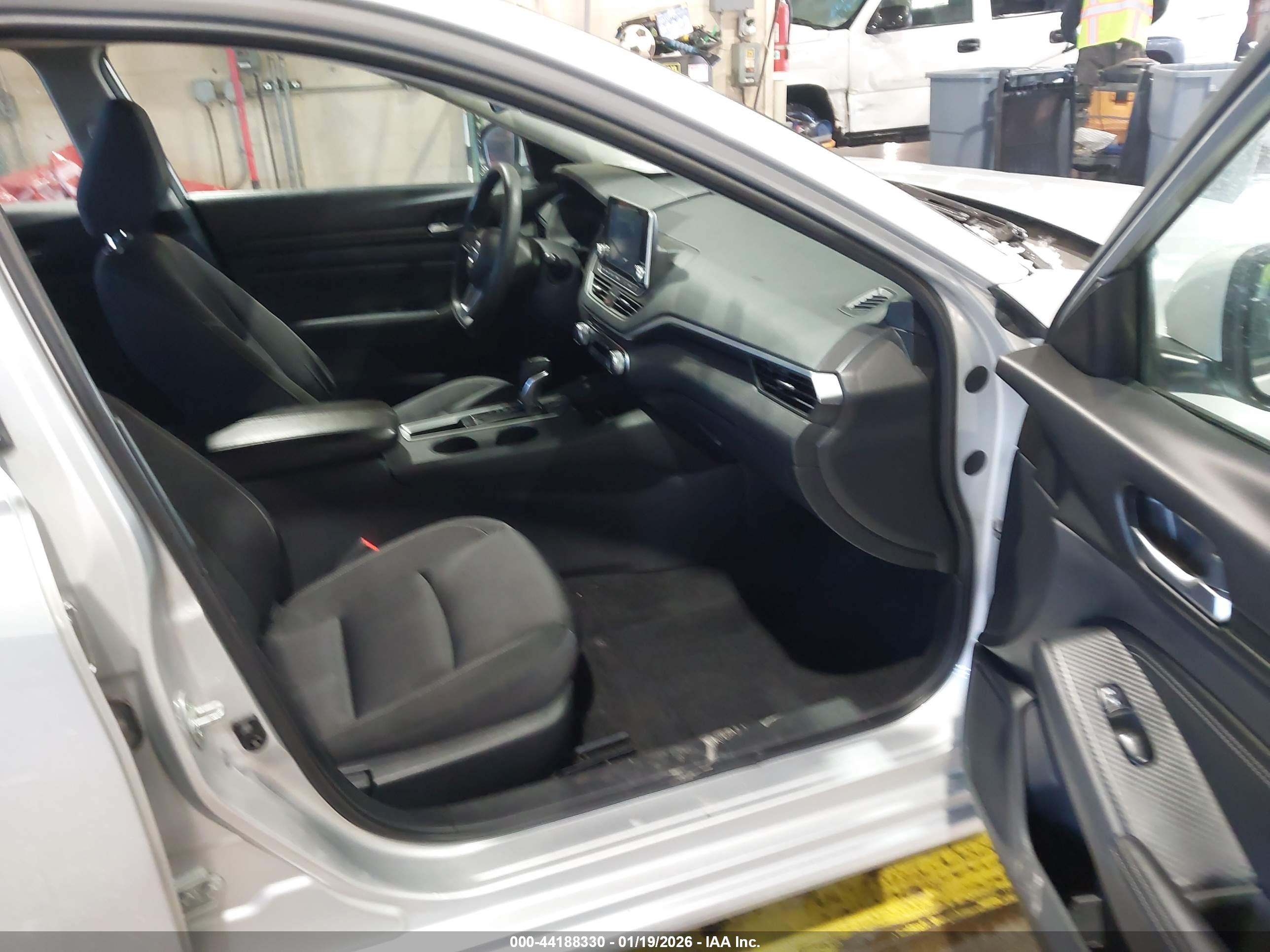 NISSAN ALTIMA image 5