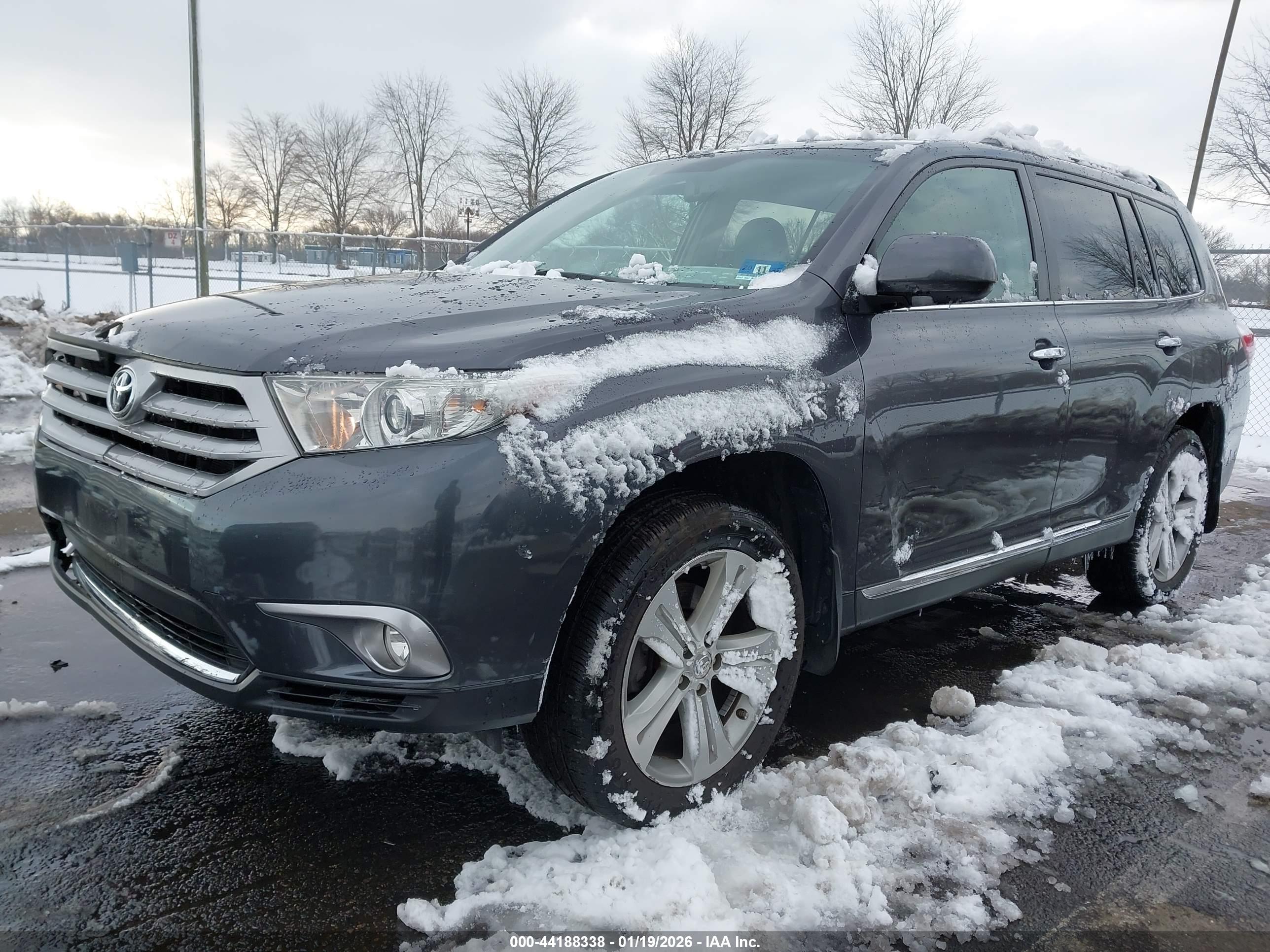 TOYOTA HIGHLANDER image 2