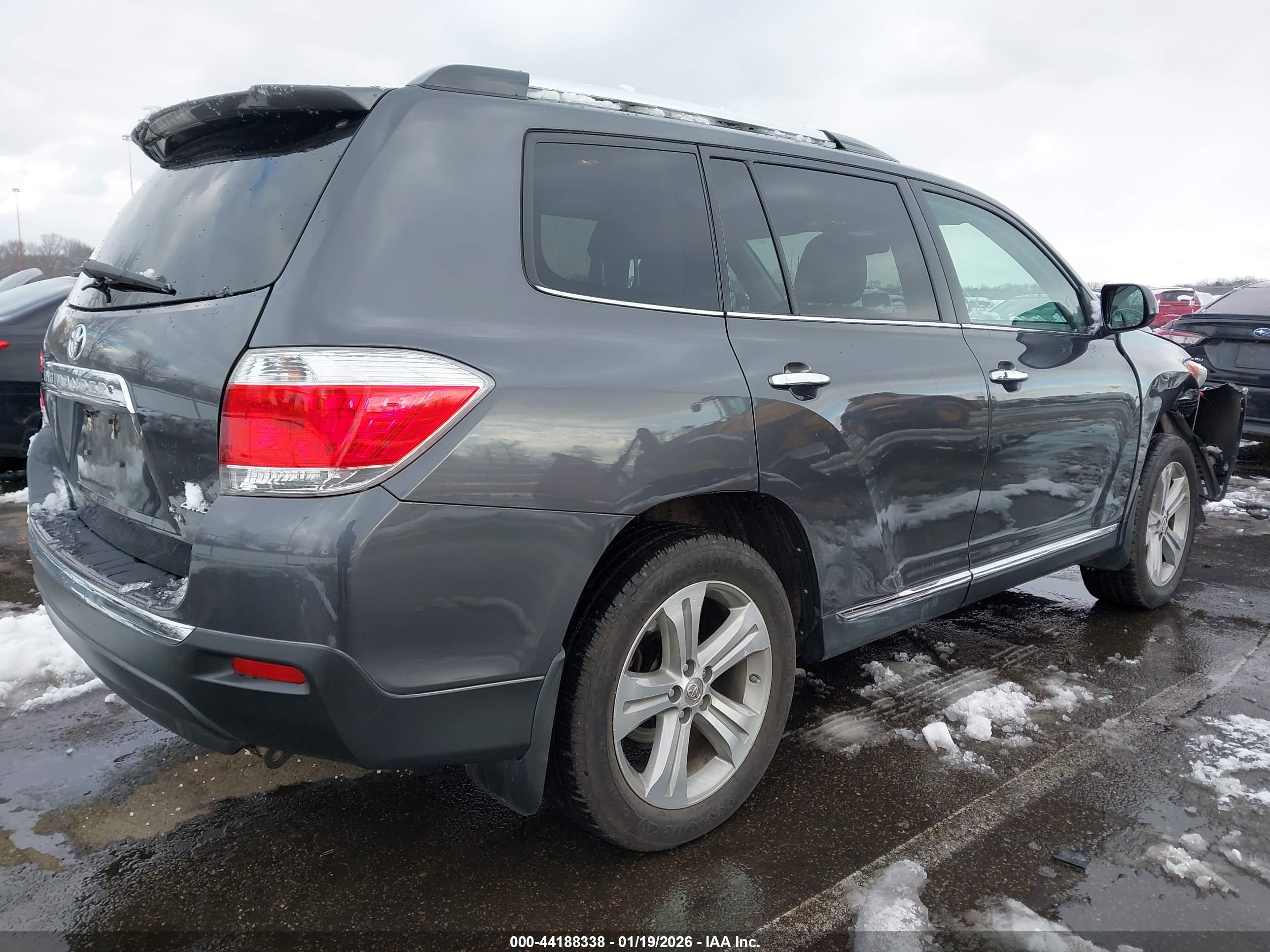 TOYOTA HIGHLANDER image 4