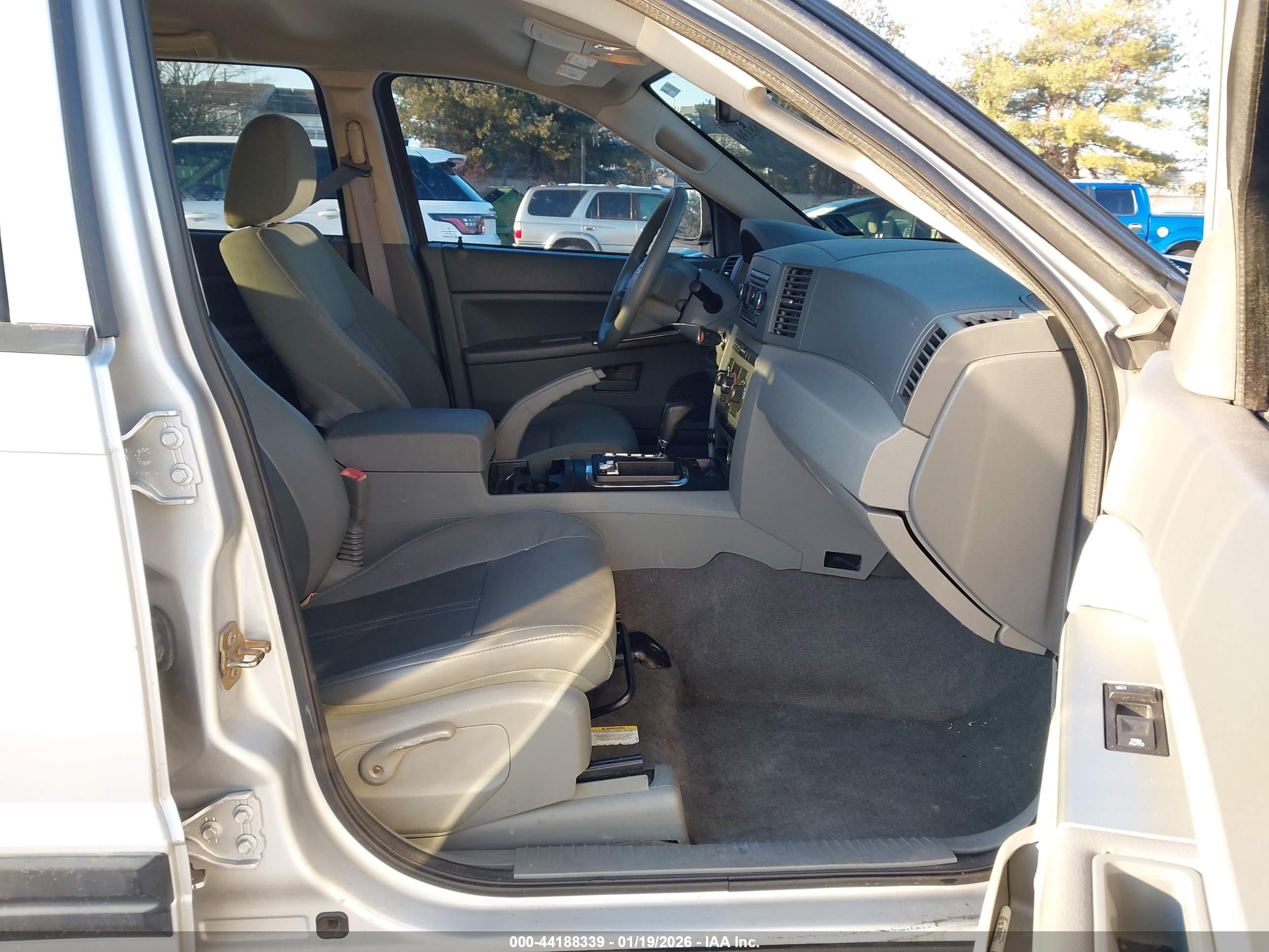 JEEP GRAND image 5