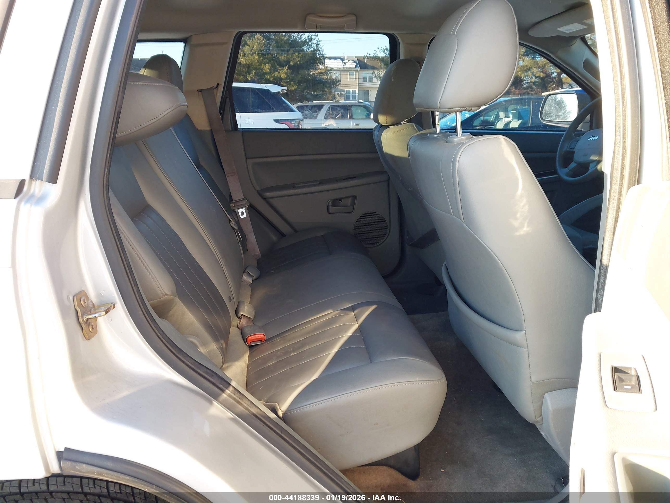 JEEP GRAND image 8