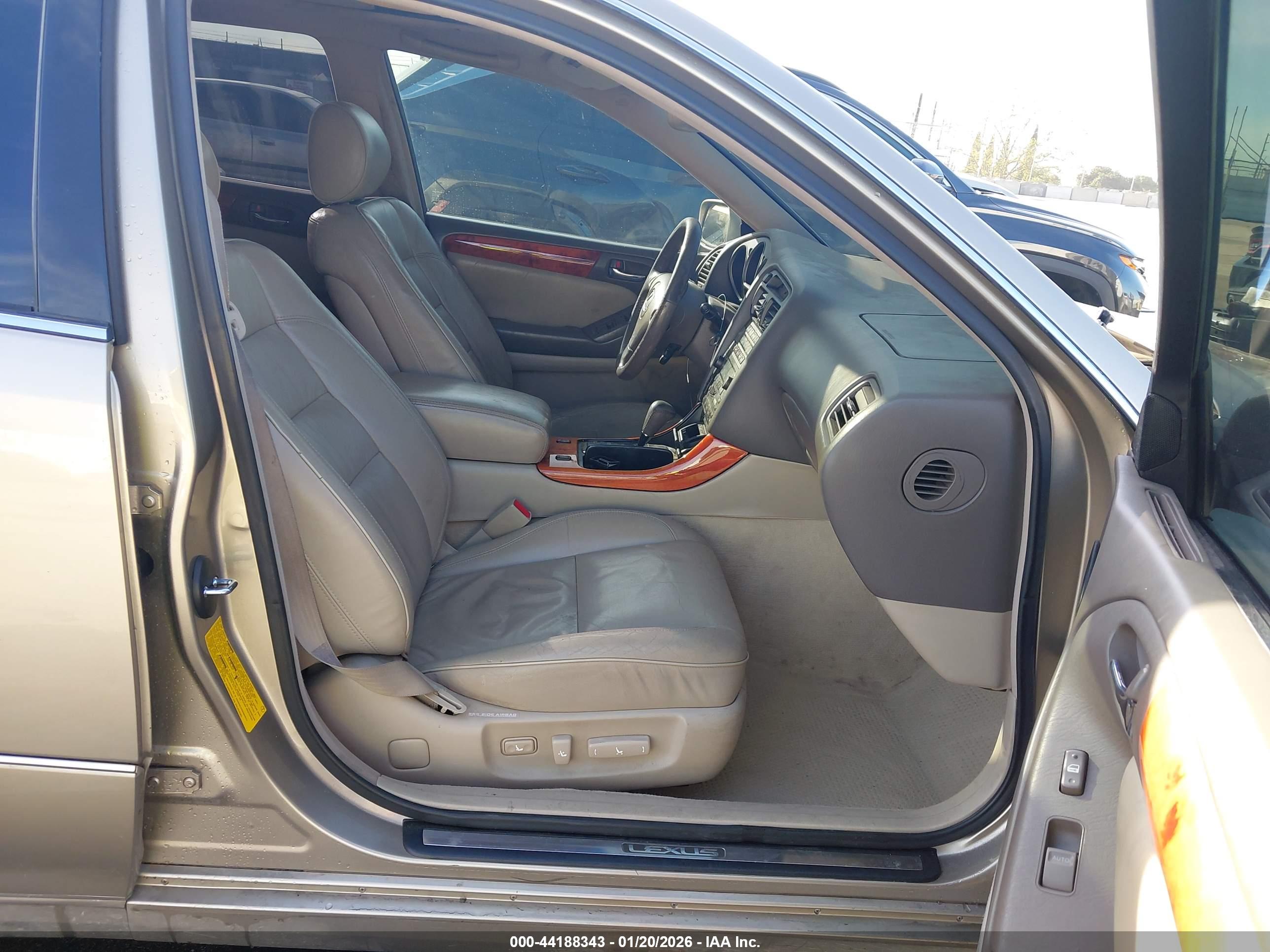 LEXUS GS image 5