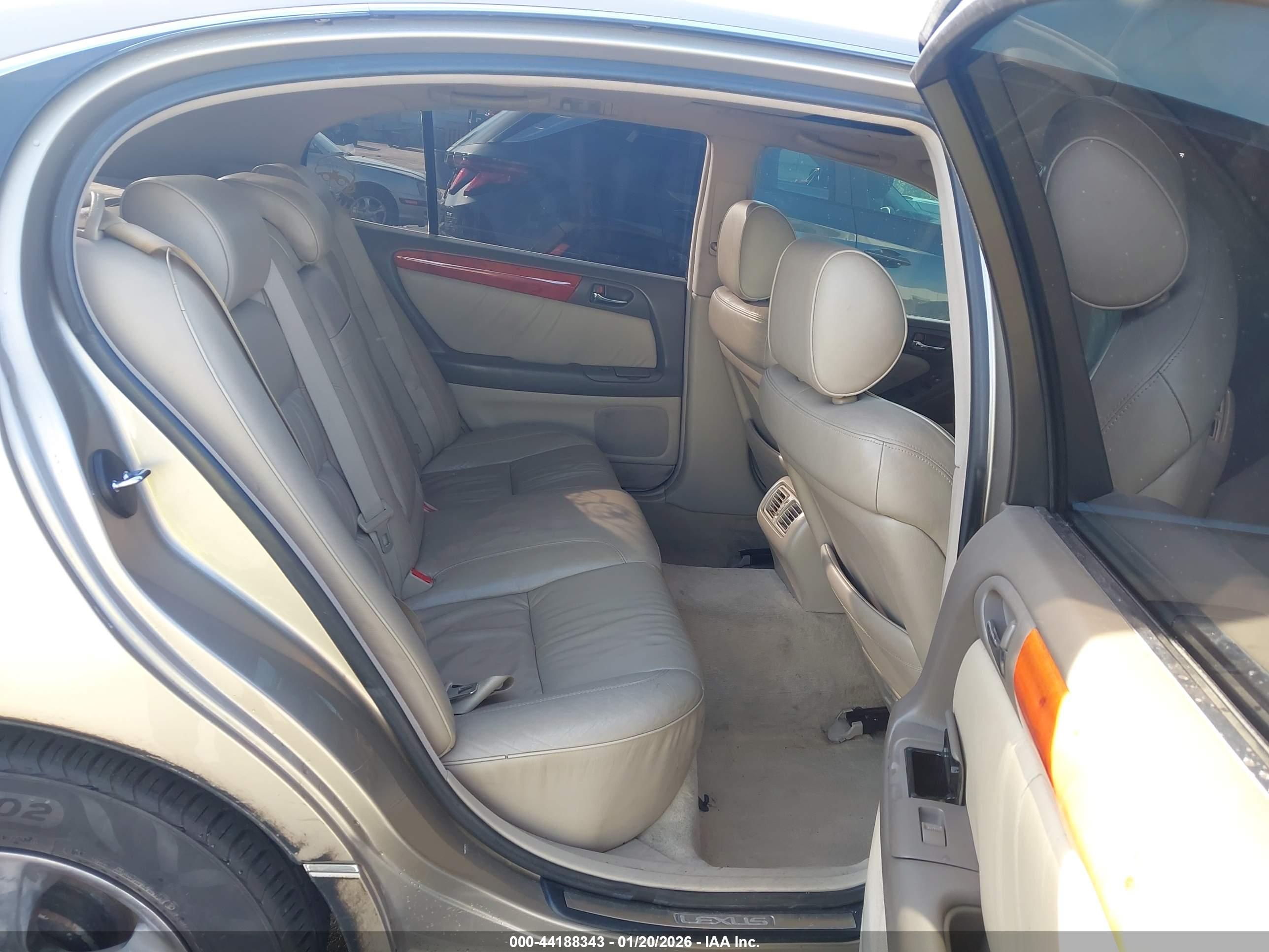 LEXUS GS image 8