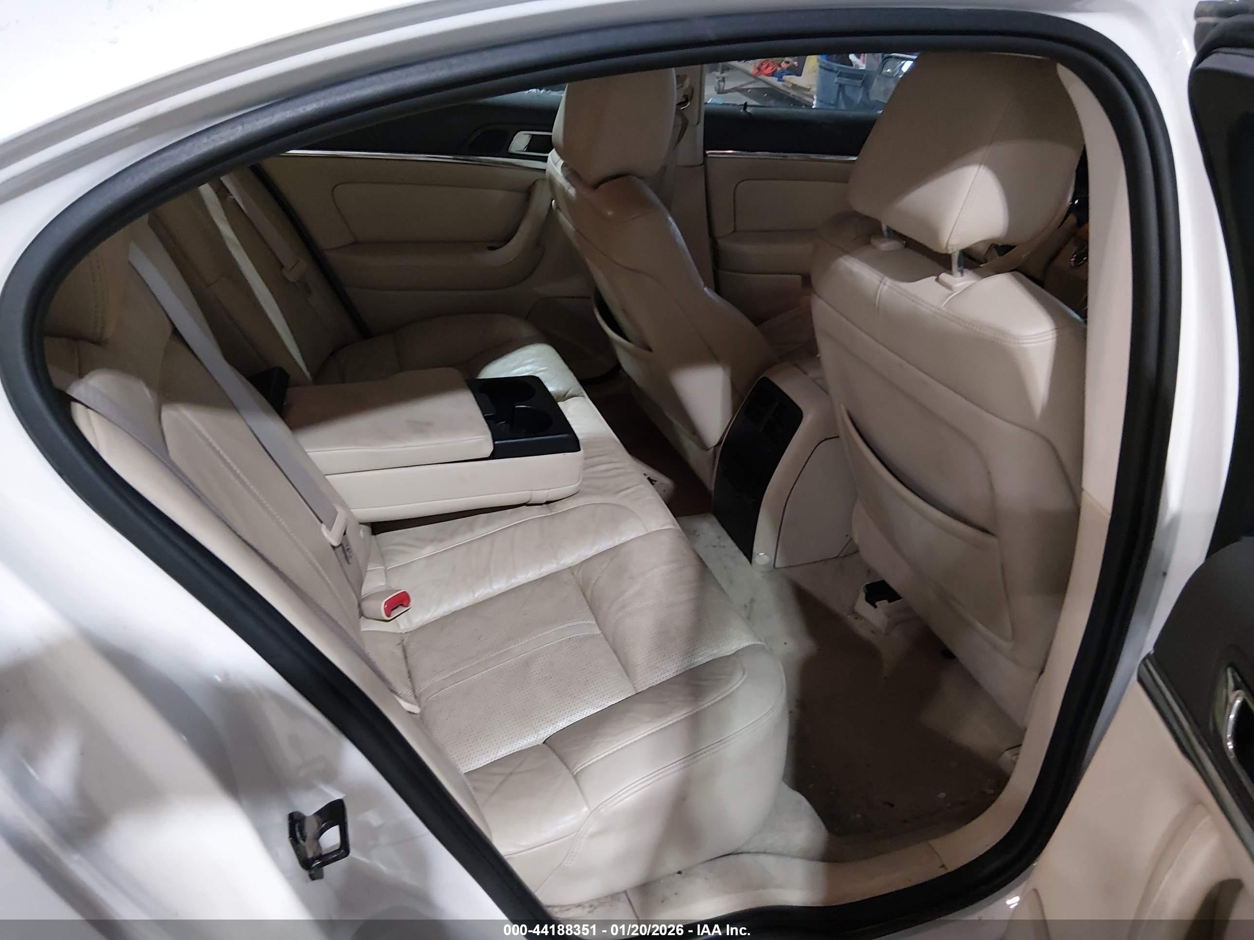 LINCOLN MKS image 8