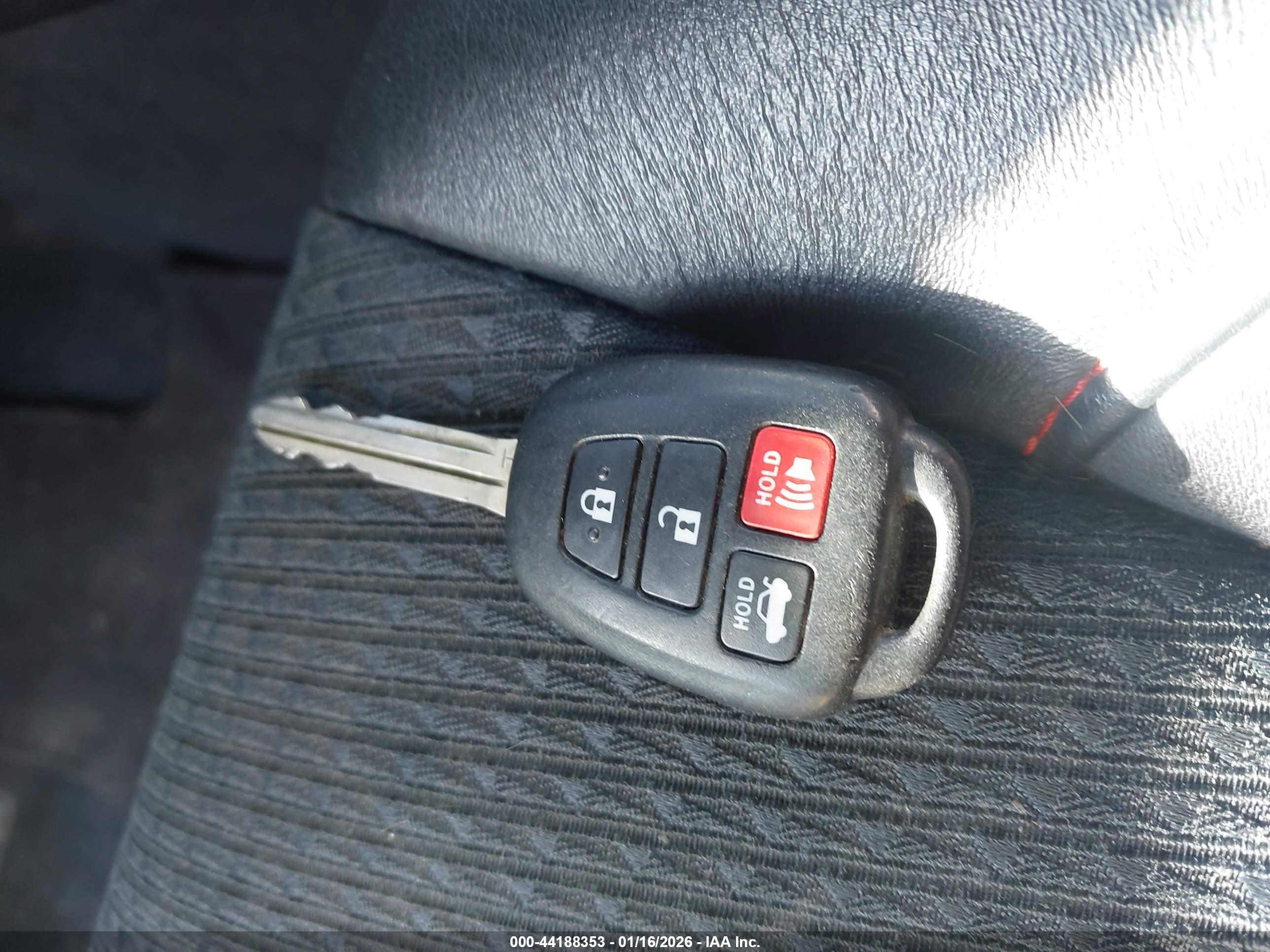 TOYOTA CAMRY image 11