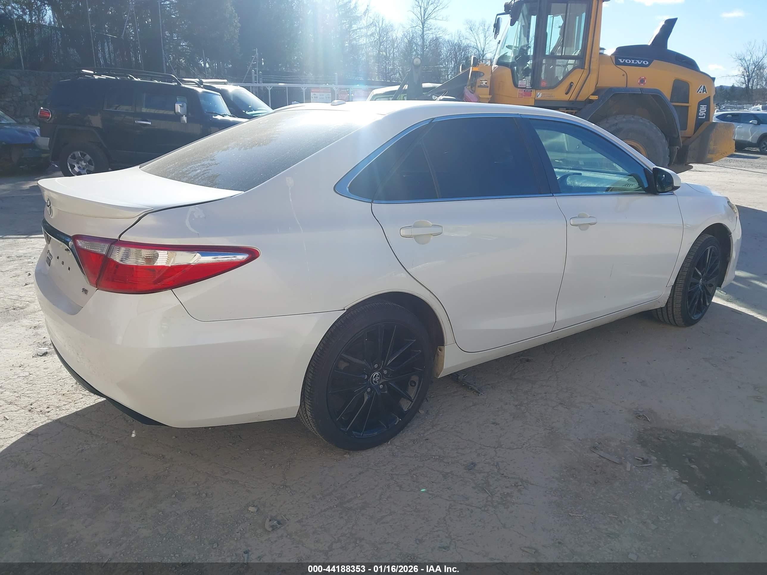 TOYOTA CAMRY image 4