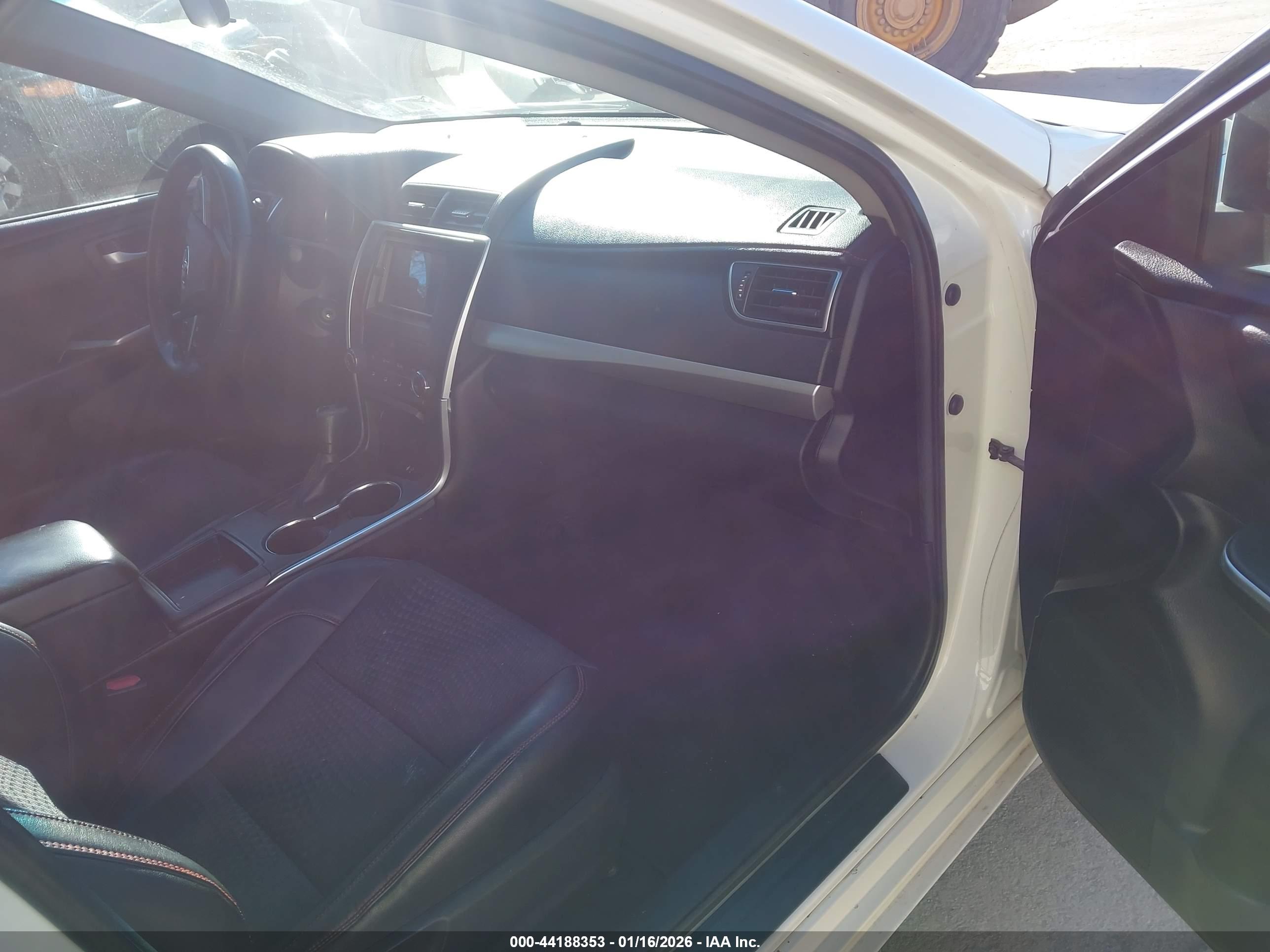 TOYOTA CAMRY image 5