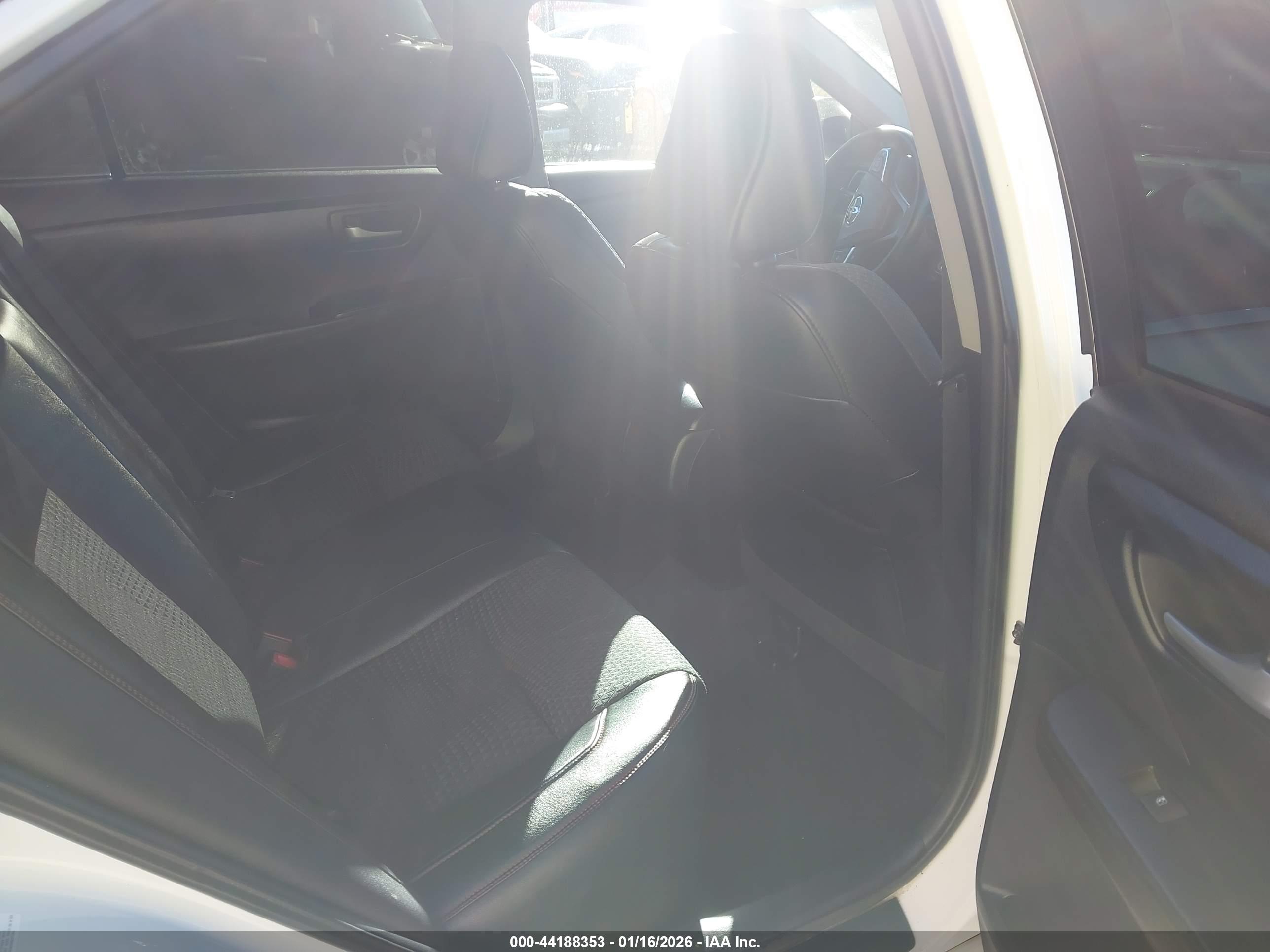 TOYOTA CAMRY image 8