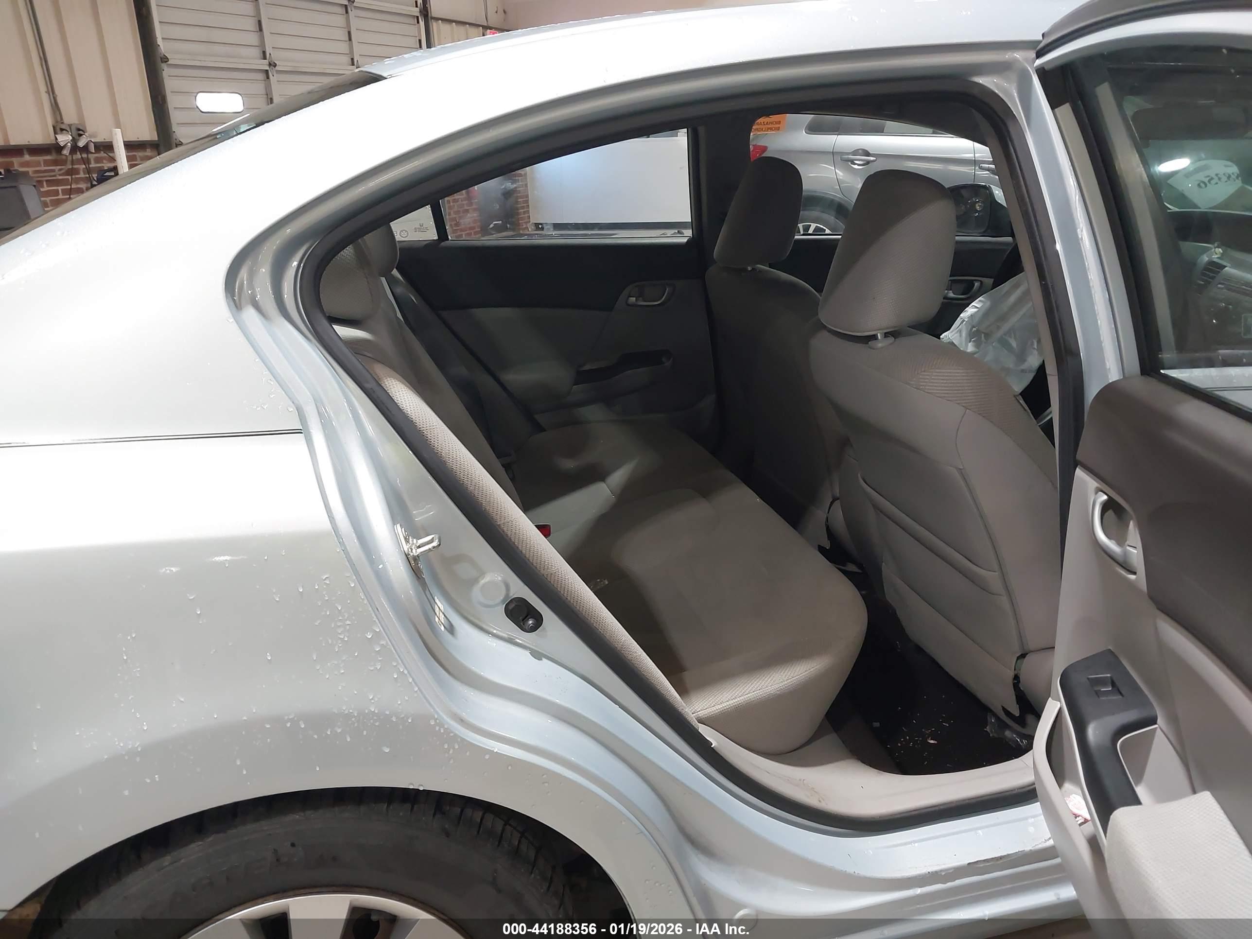 HONDA CIVIC image 8