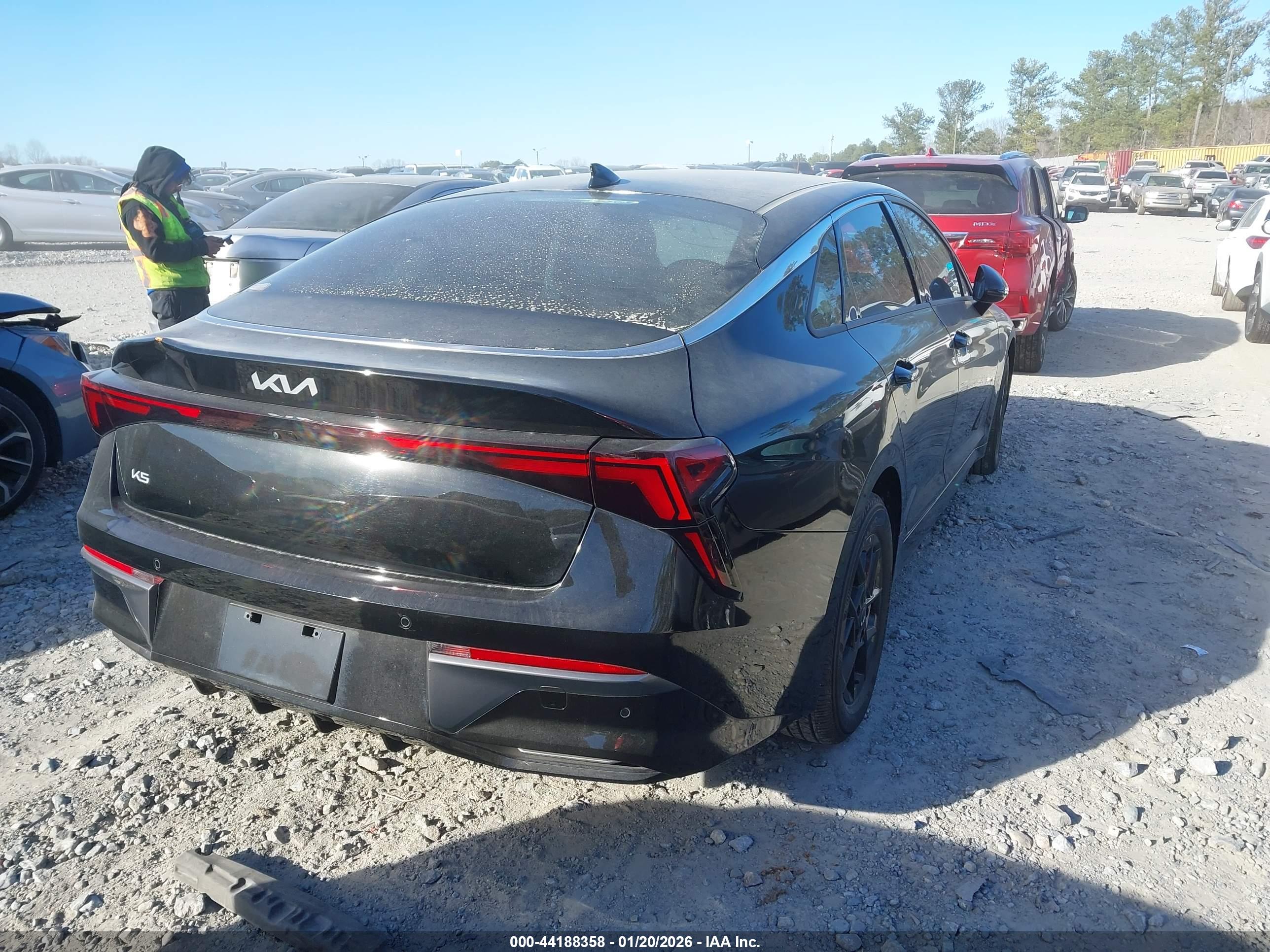 KIA K5 image 4