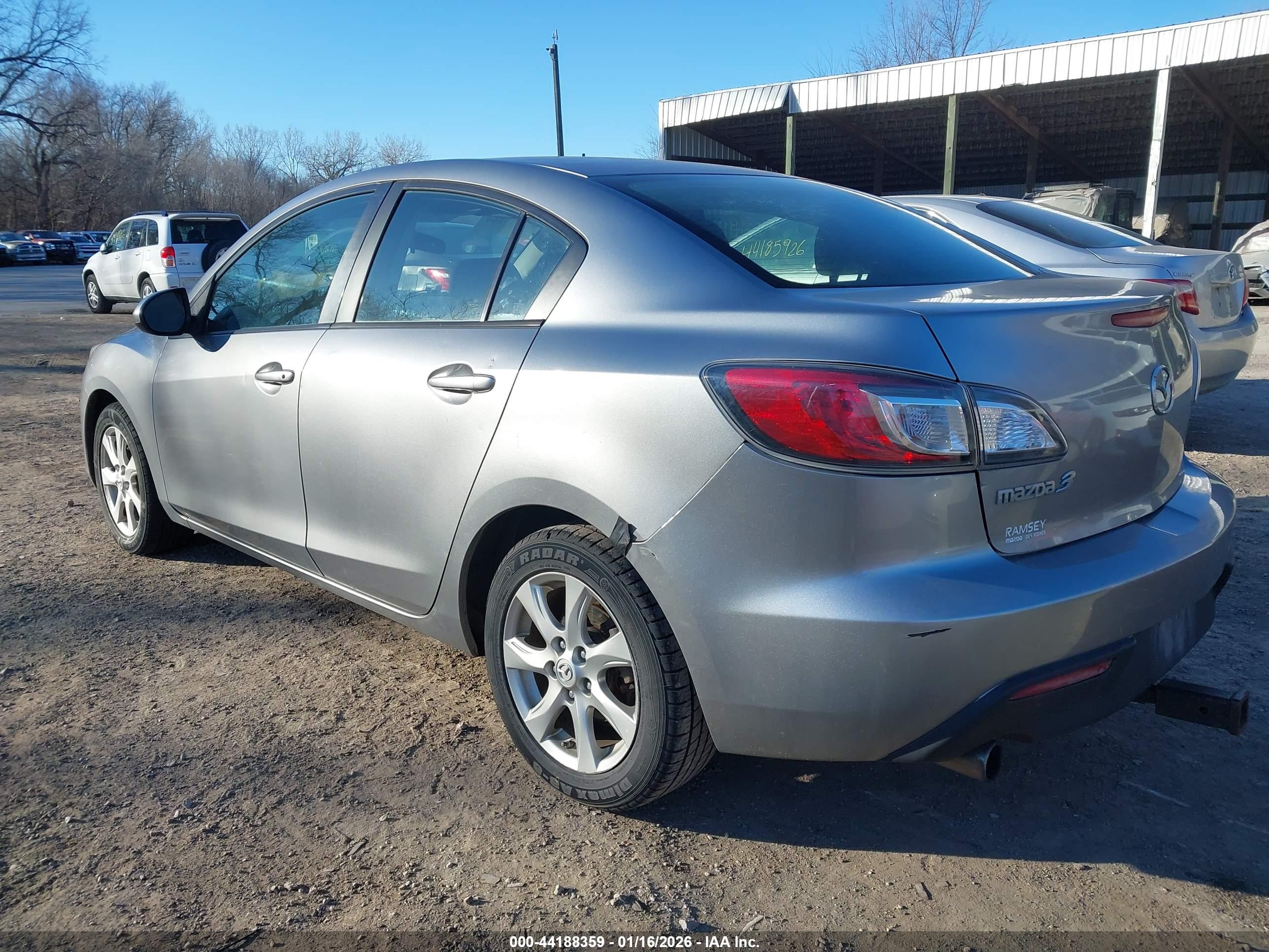 MAZDA MAZDA3 image 3