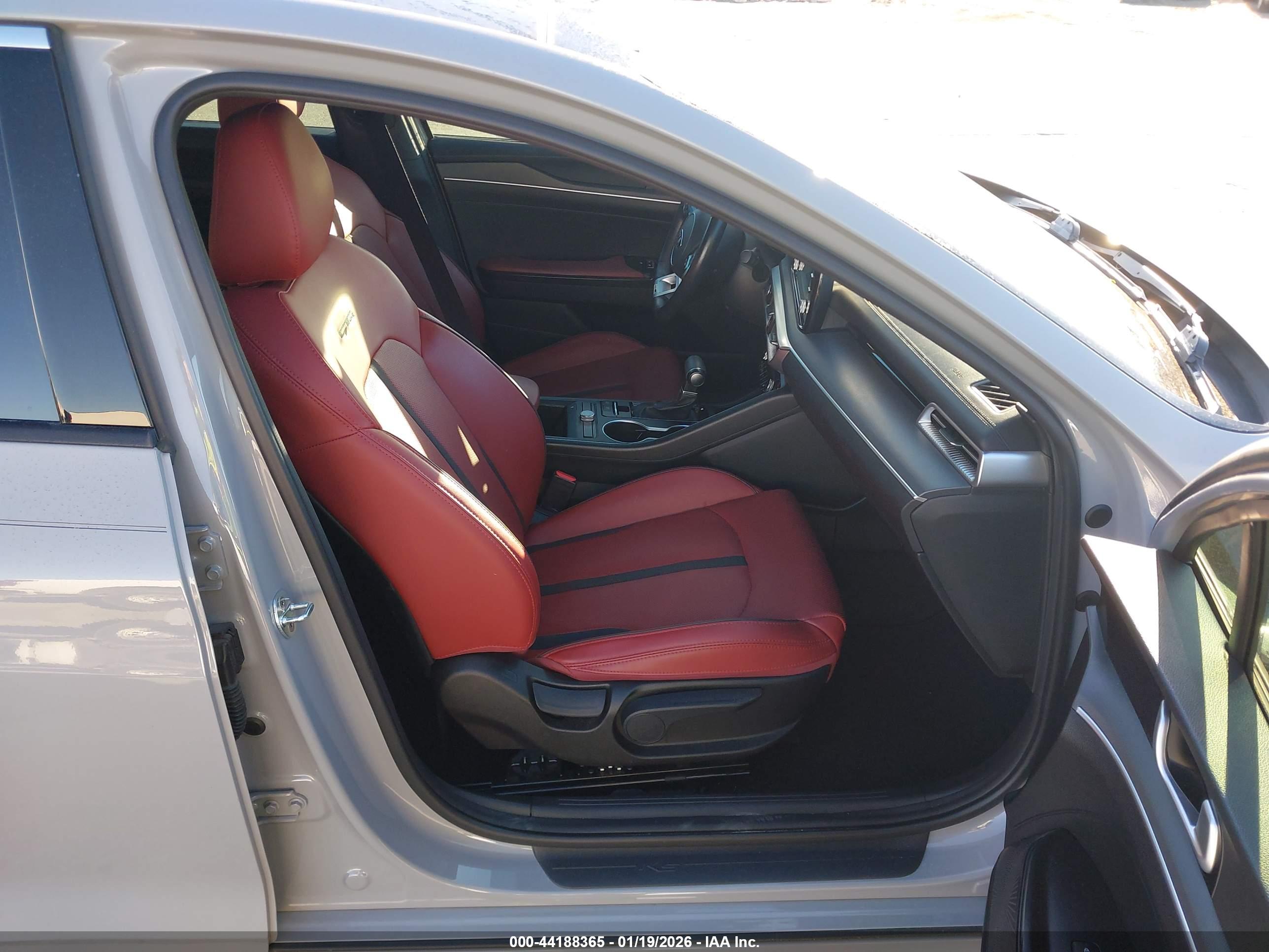 KIA K5 image 5