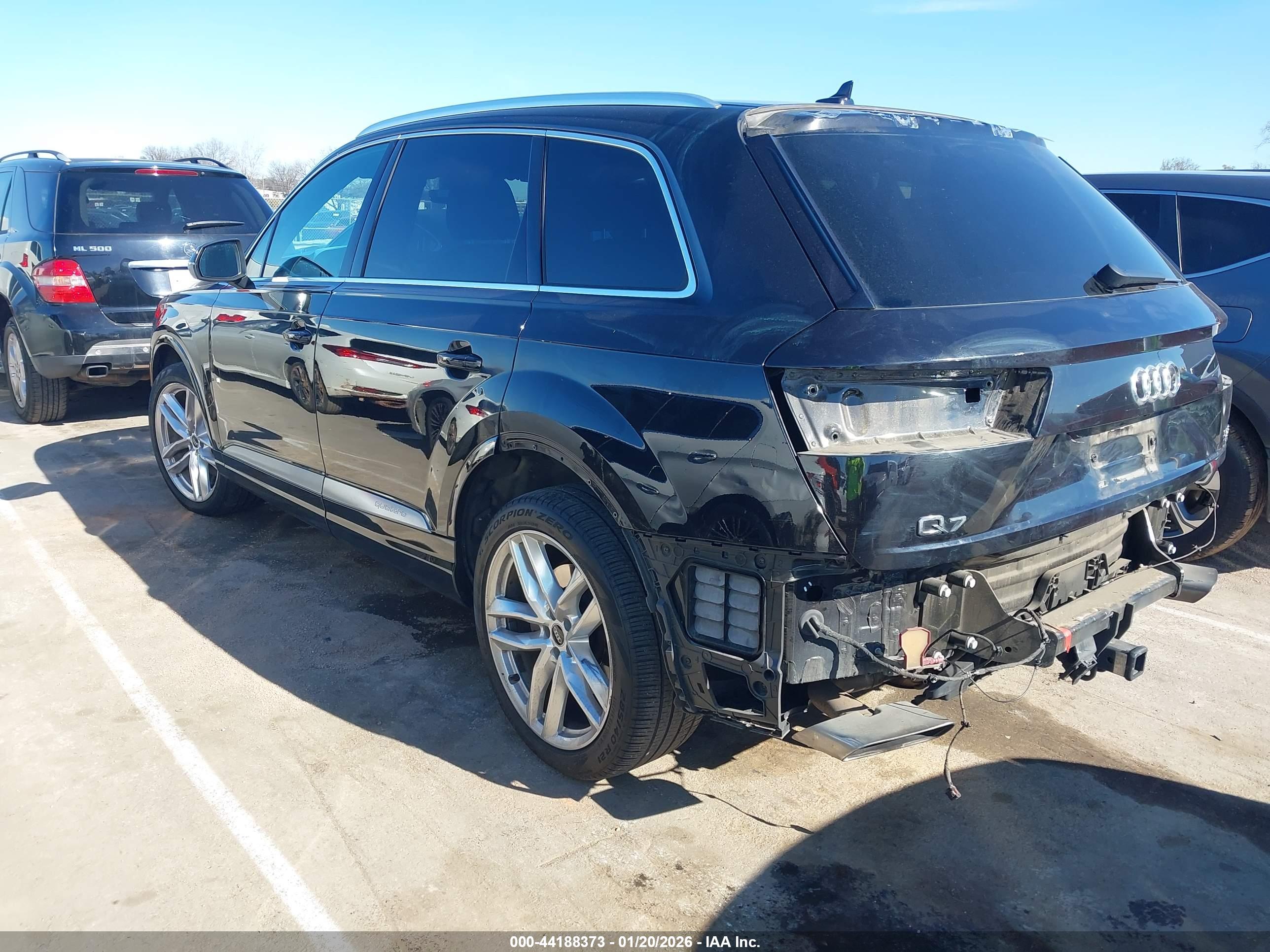 AUDI Q7 image 3