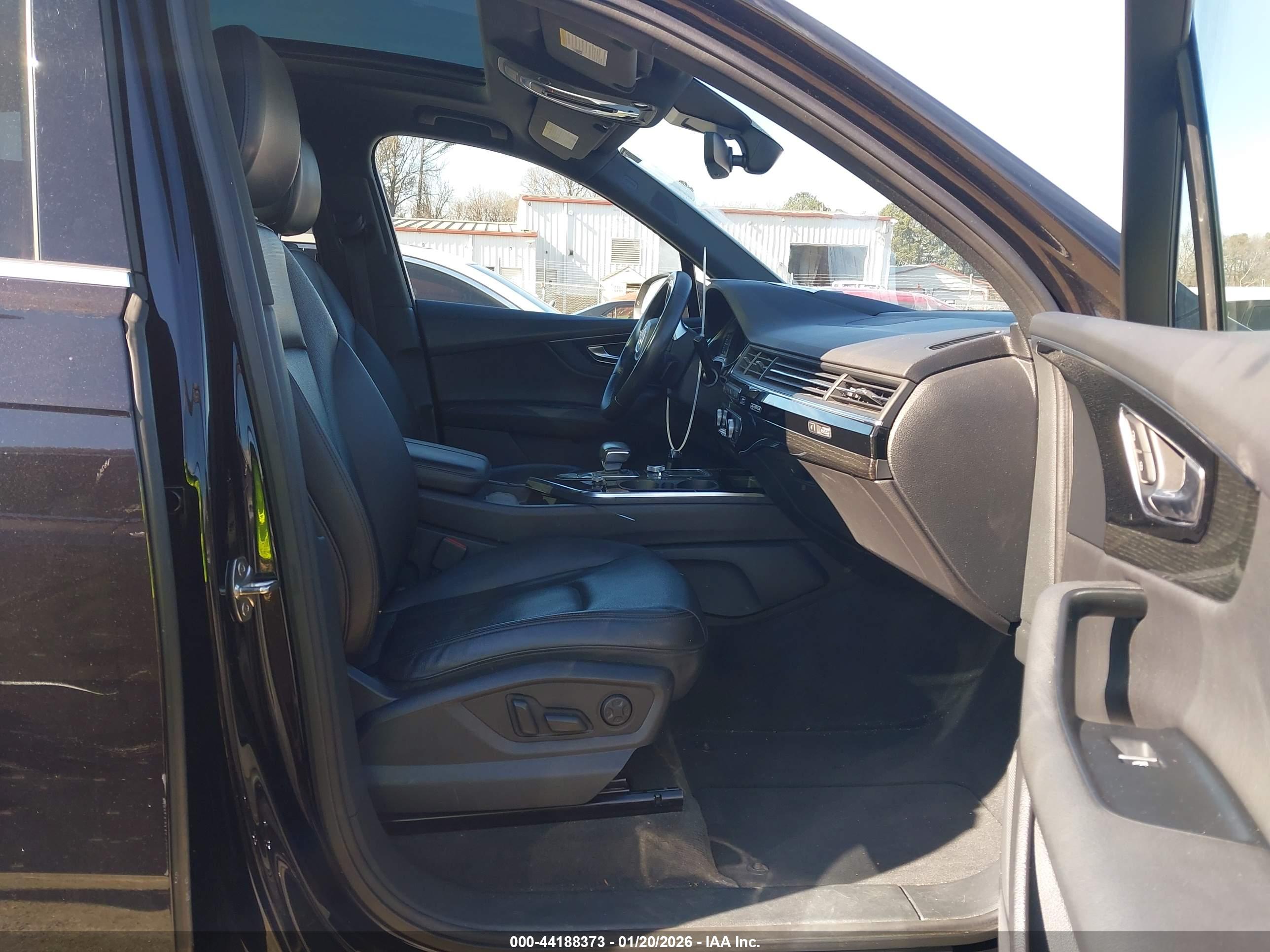 AUDI Q7 image 5