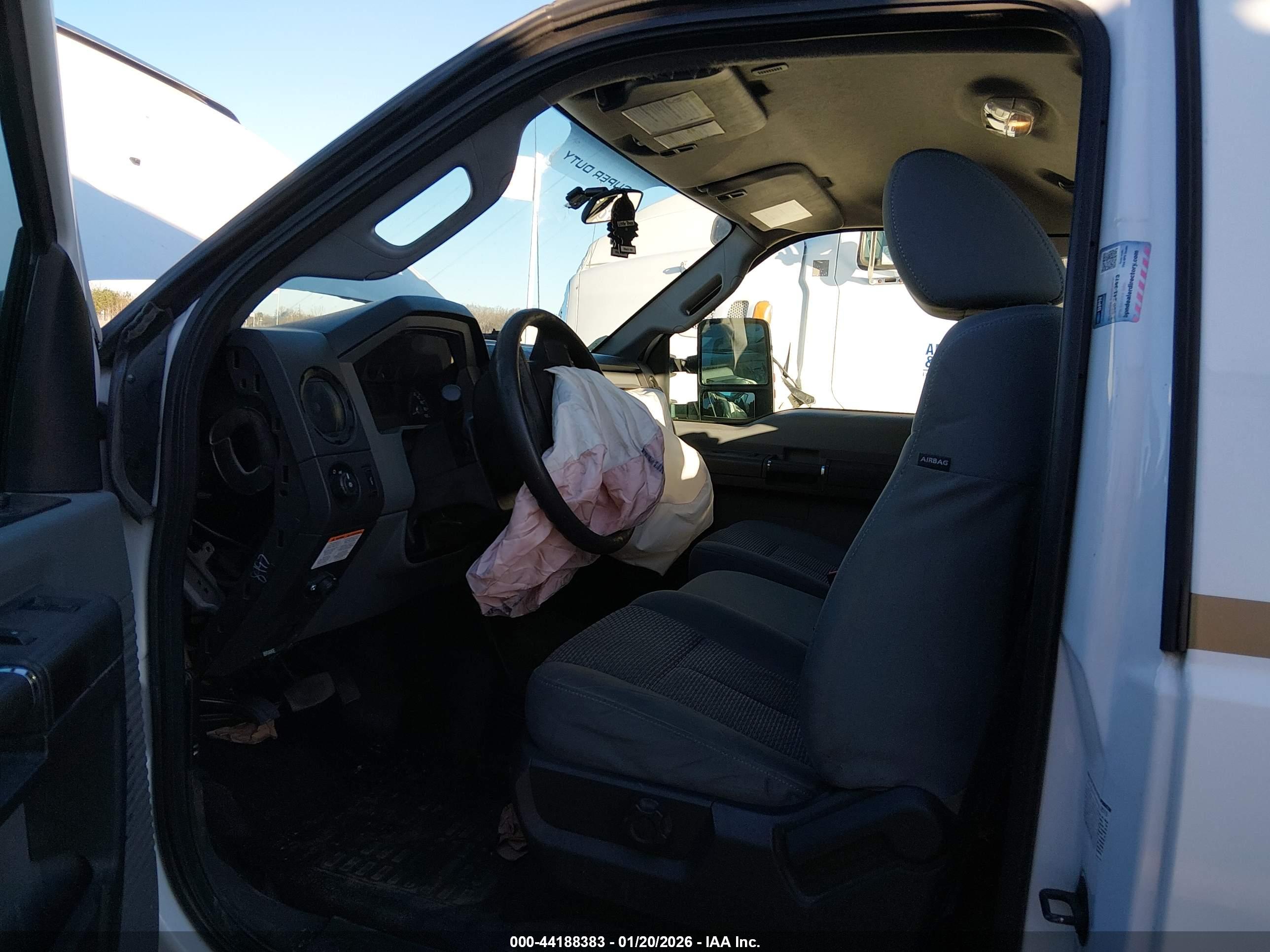 FORD F-550 image 7